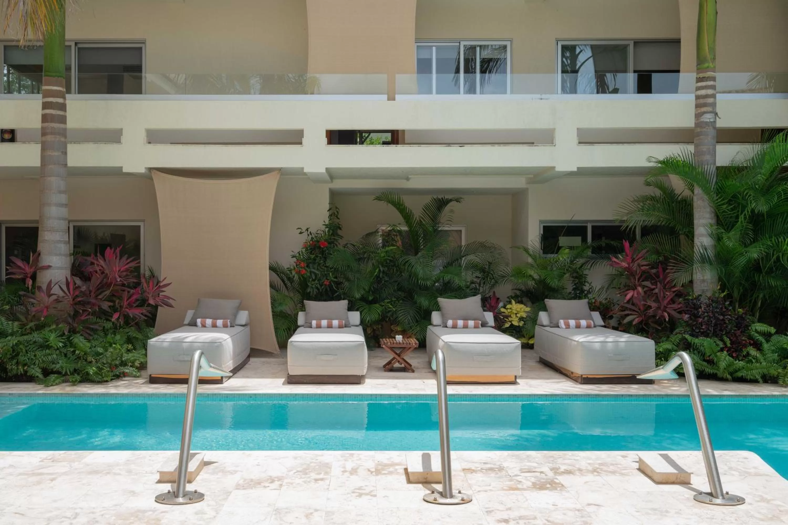 Swimming pool in Valhalla Residences by Biwa