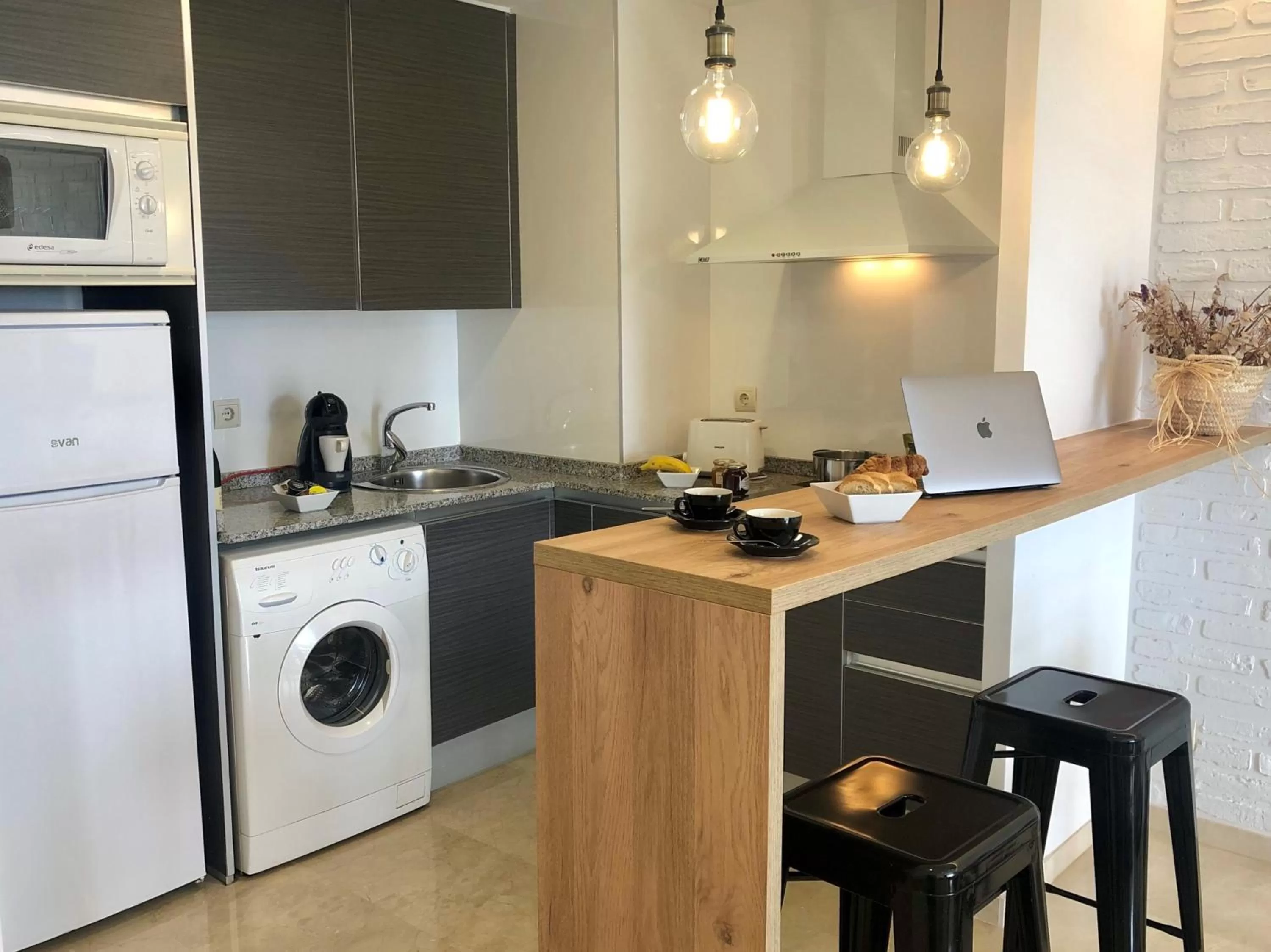 Kitchen or kitchenette in Mediterraneo Sitges