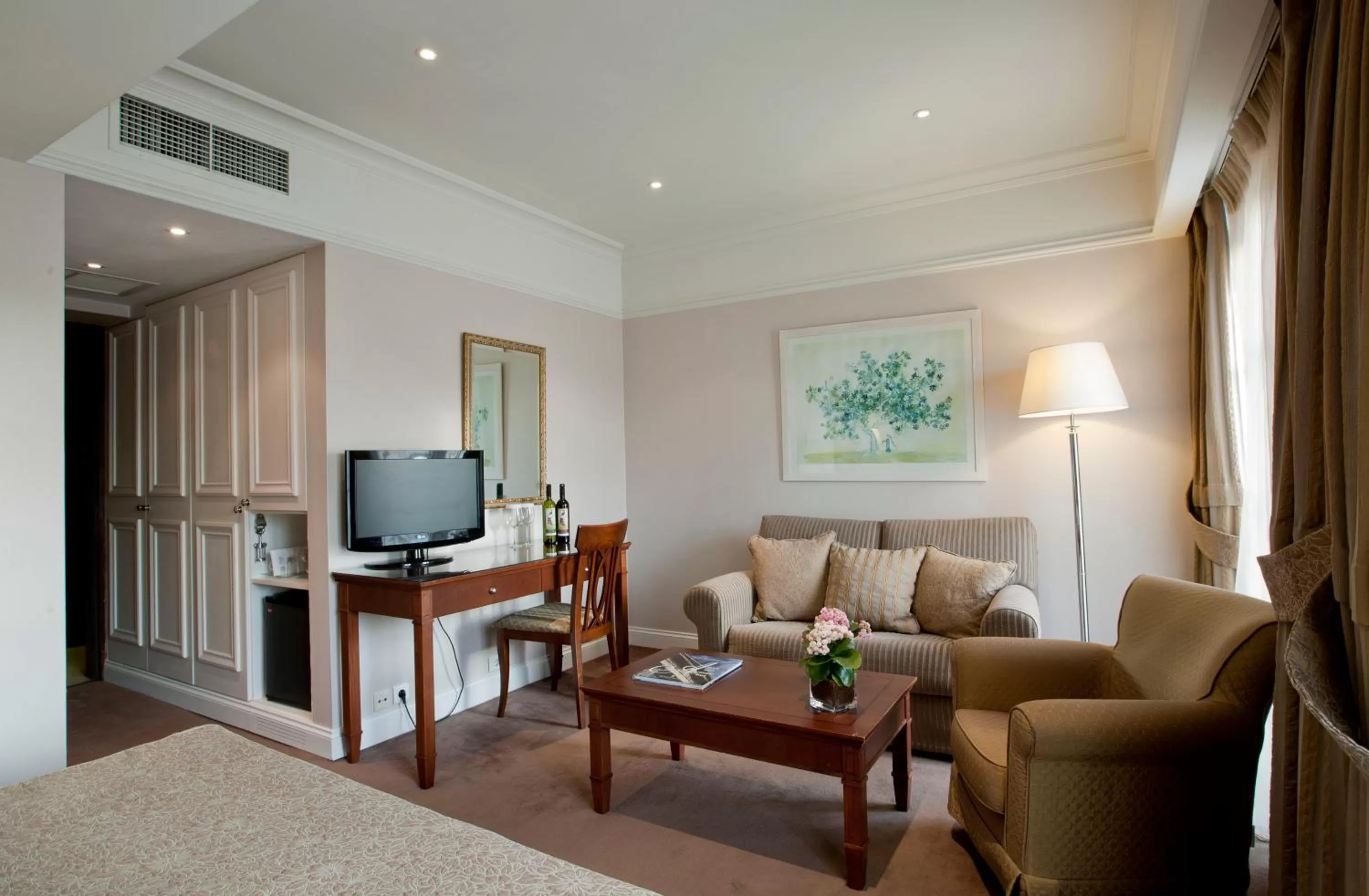 Bedroom, Bed in Hera Hotel