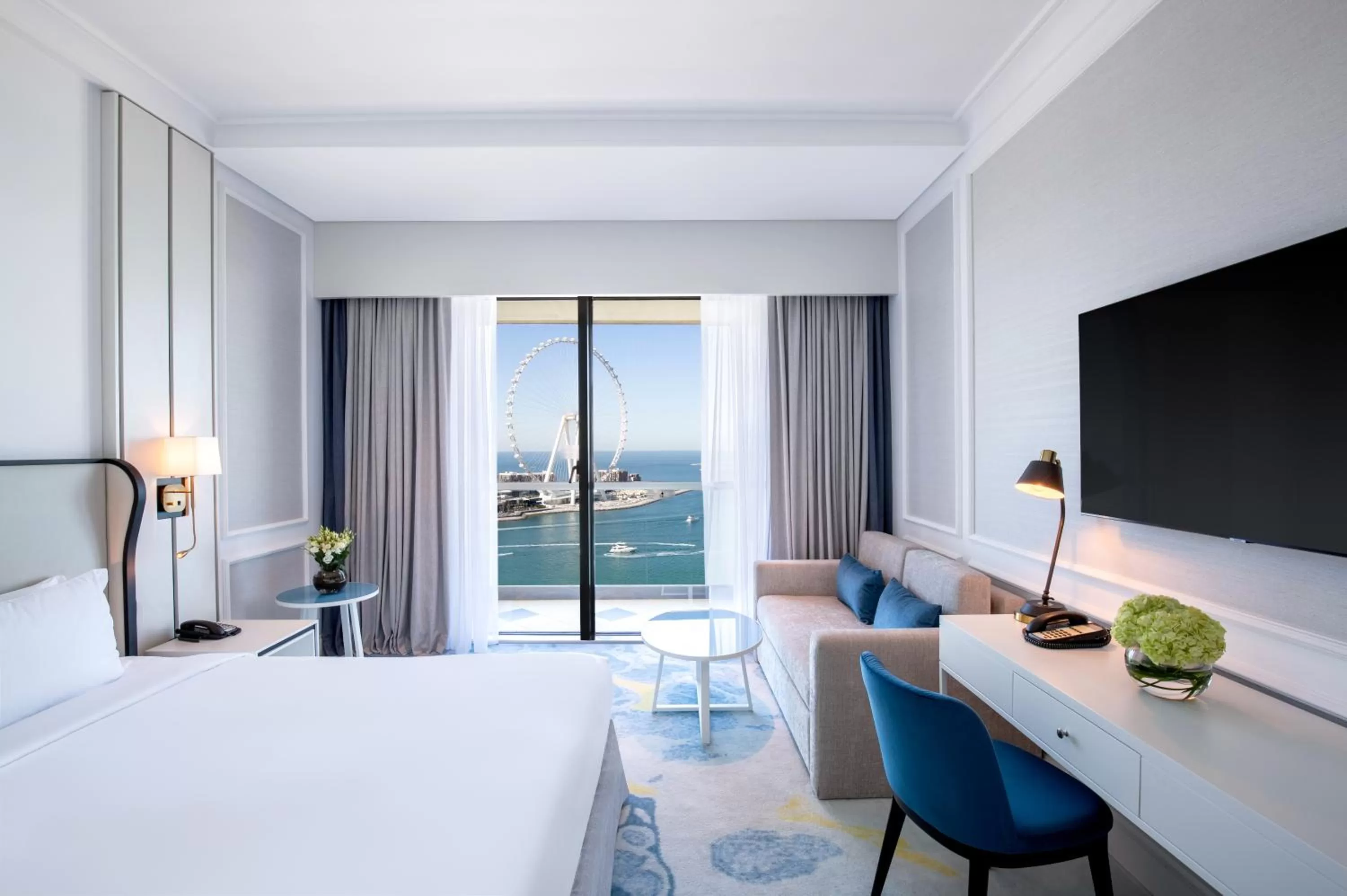 Bed in Sofitel Dubai Jumeirah Beach