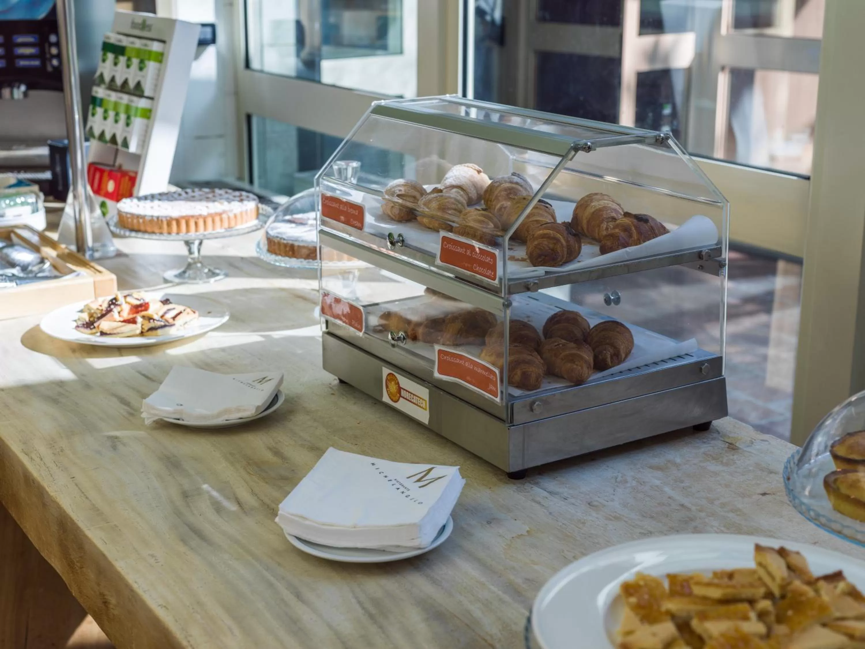 Breakfast in Grand Hotel Tiziano E Dei Congressi