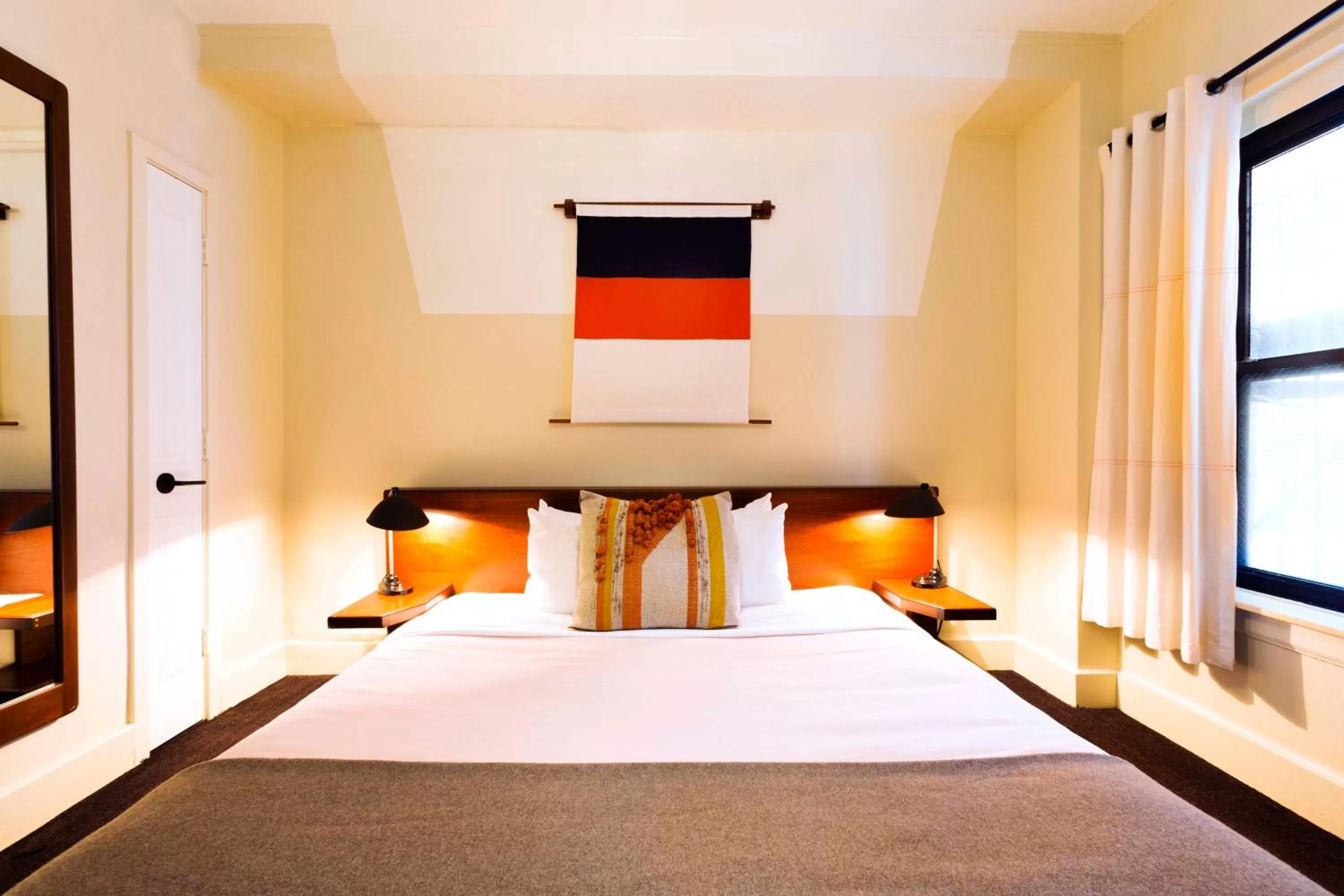 Photo of the whole room, Bed in Freehand Chicago