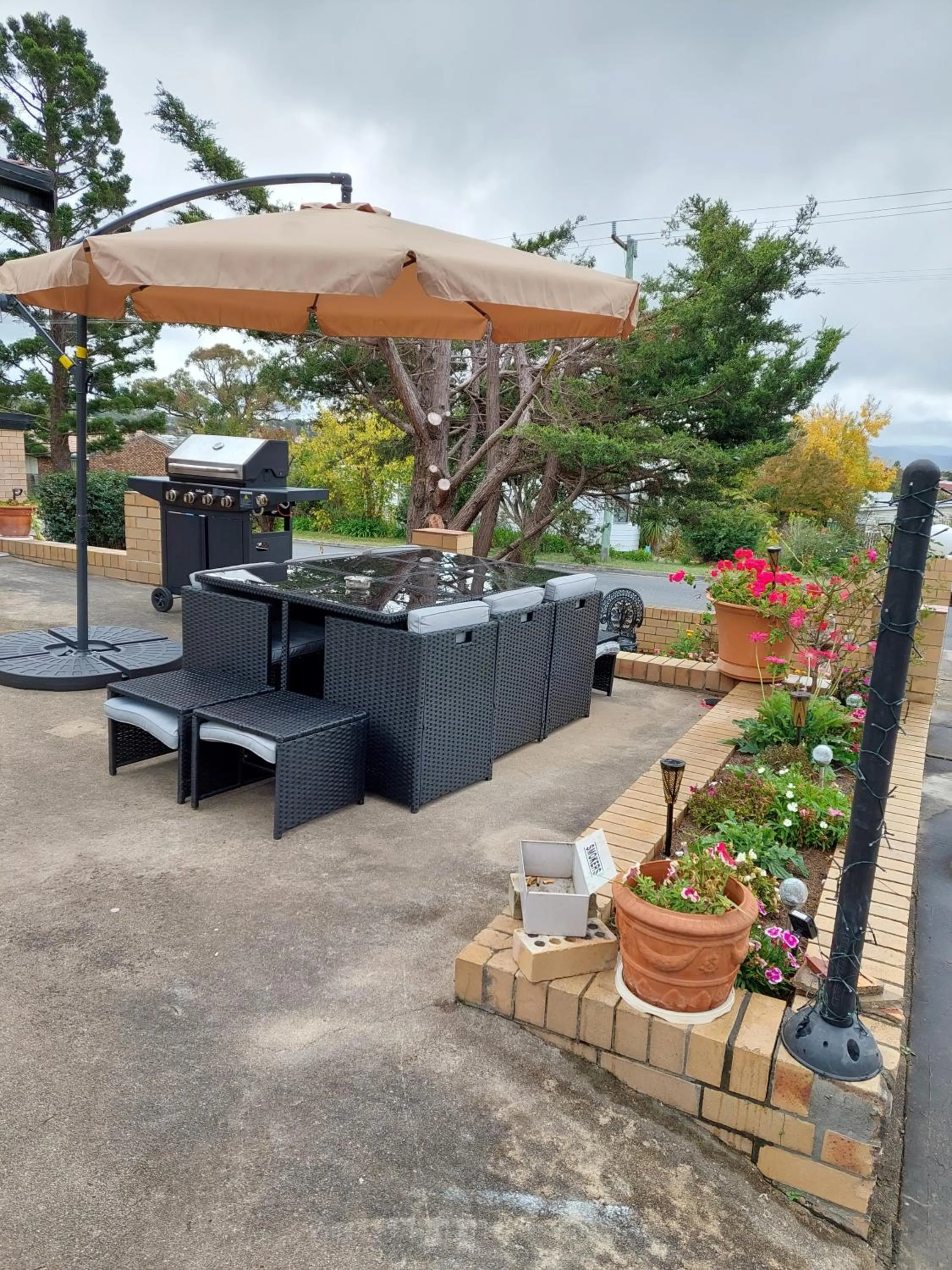 BBQ facilities in Settlers Motor Inn