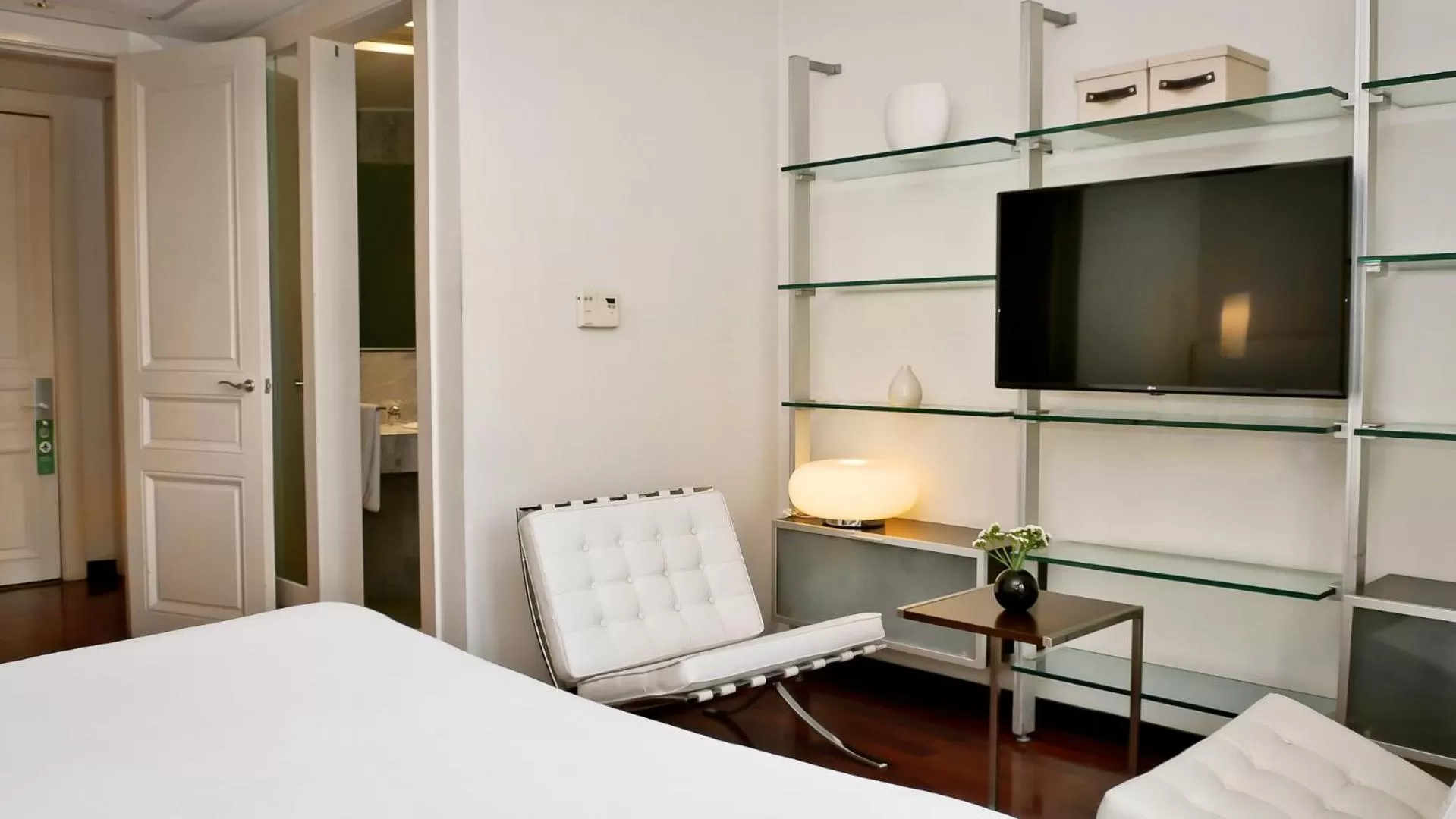 Bed in 725 Continental Hotel