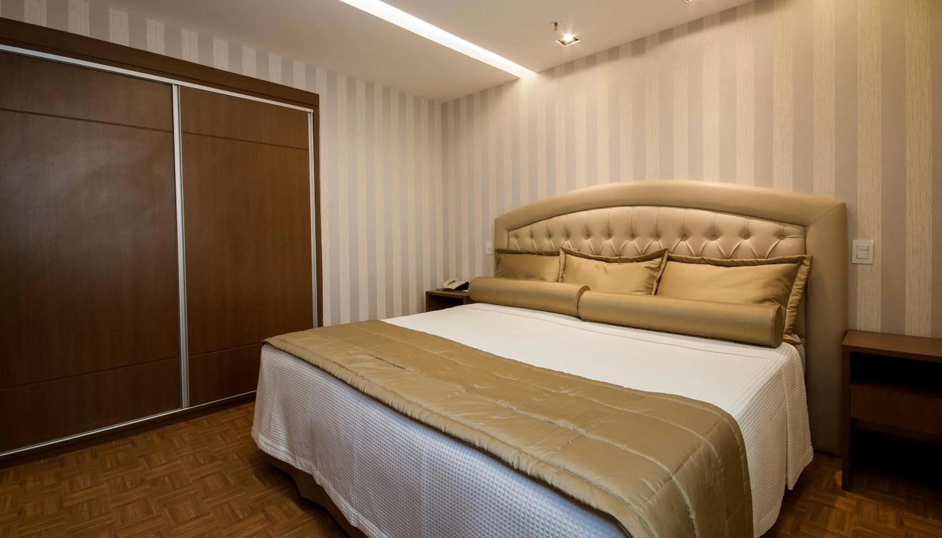 Property building, Bed in Américas Granada Hotel