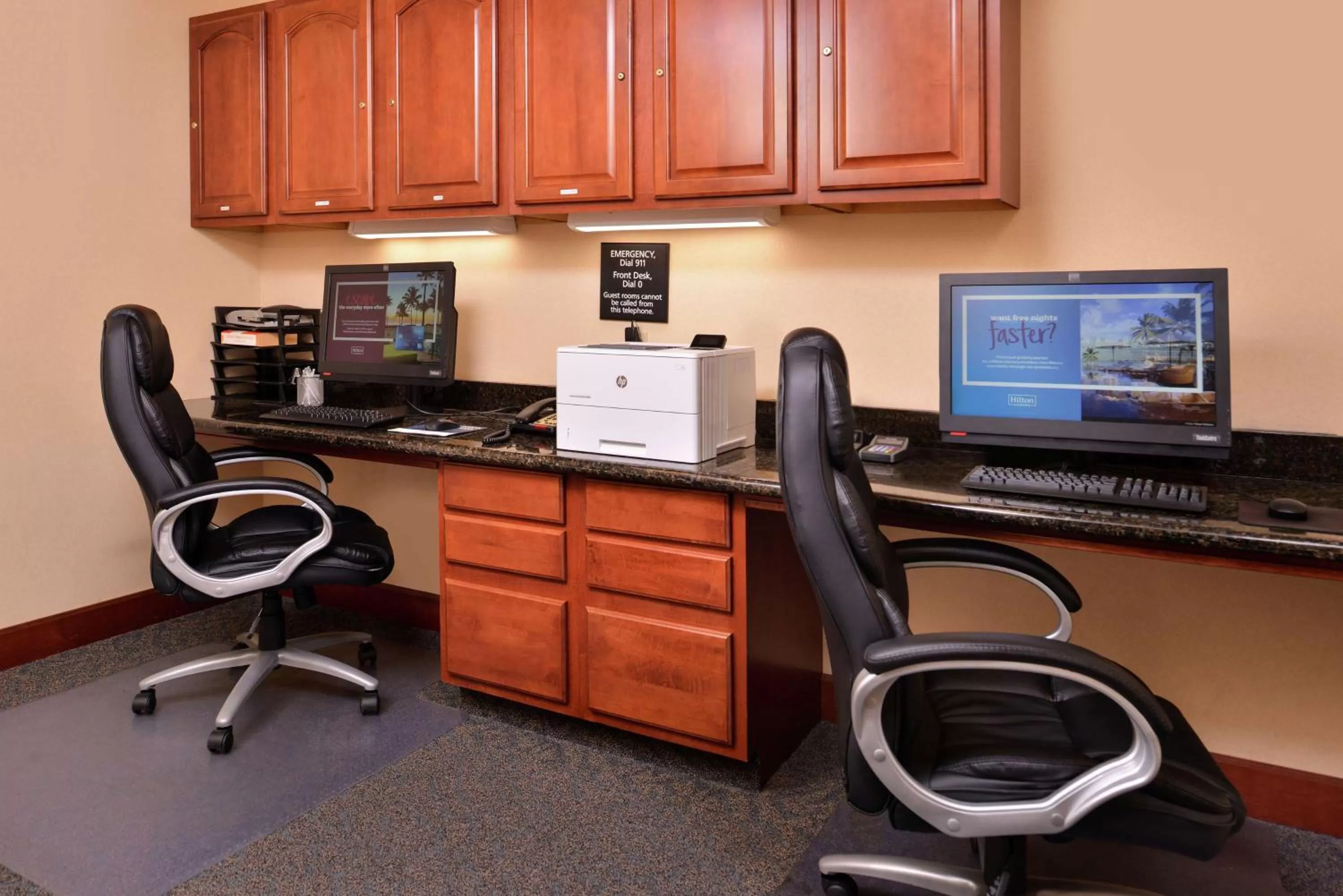 Business facilities in Hampton Inn & Suites Woodland-Sacramento Area