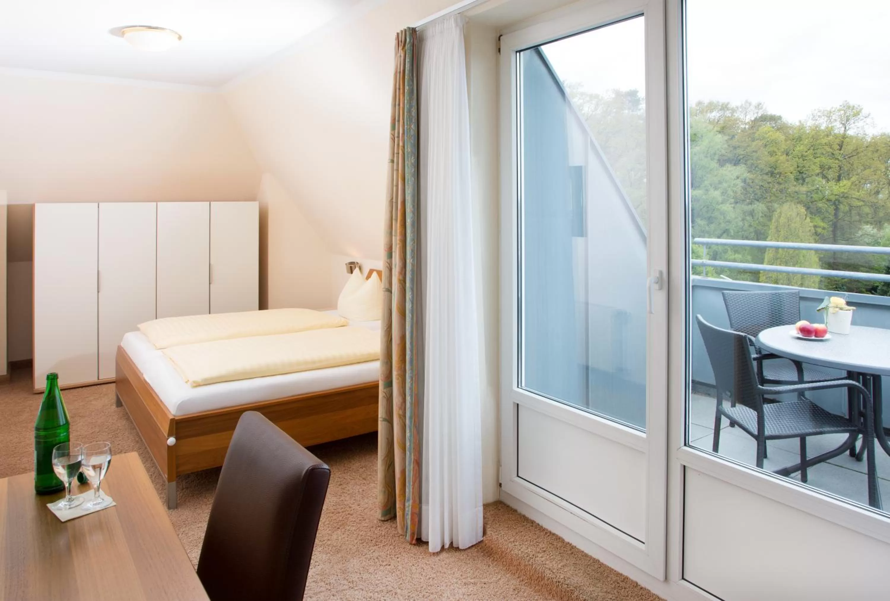 Balcony/Terrace, Bed in Parkhotel Lippstadt