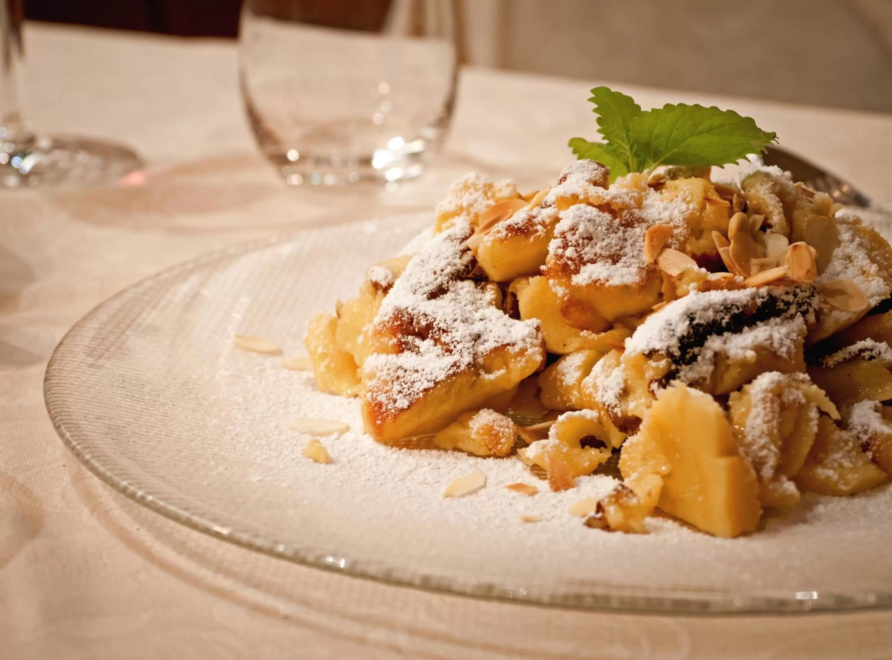 Restaurant/places to eat in Hotel New Orly