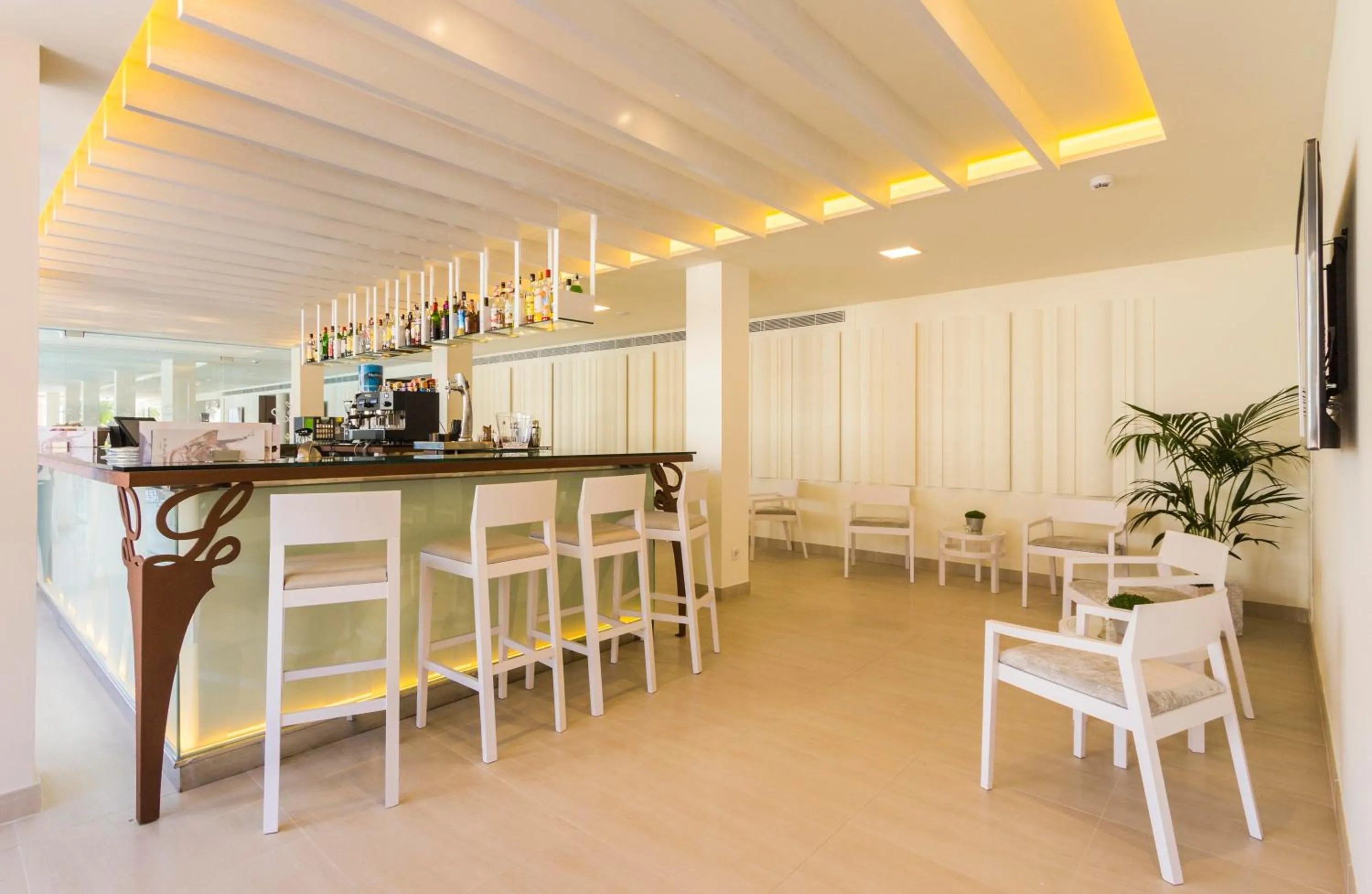 Lounge or bar in Hotel La Pergola Mallorca