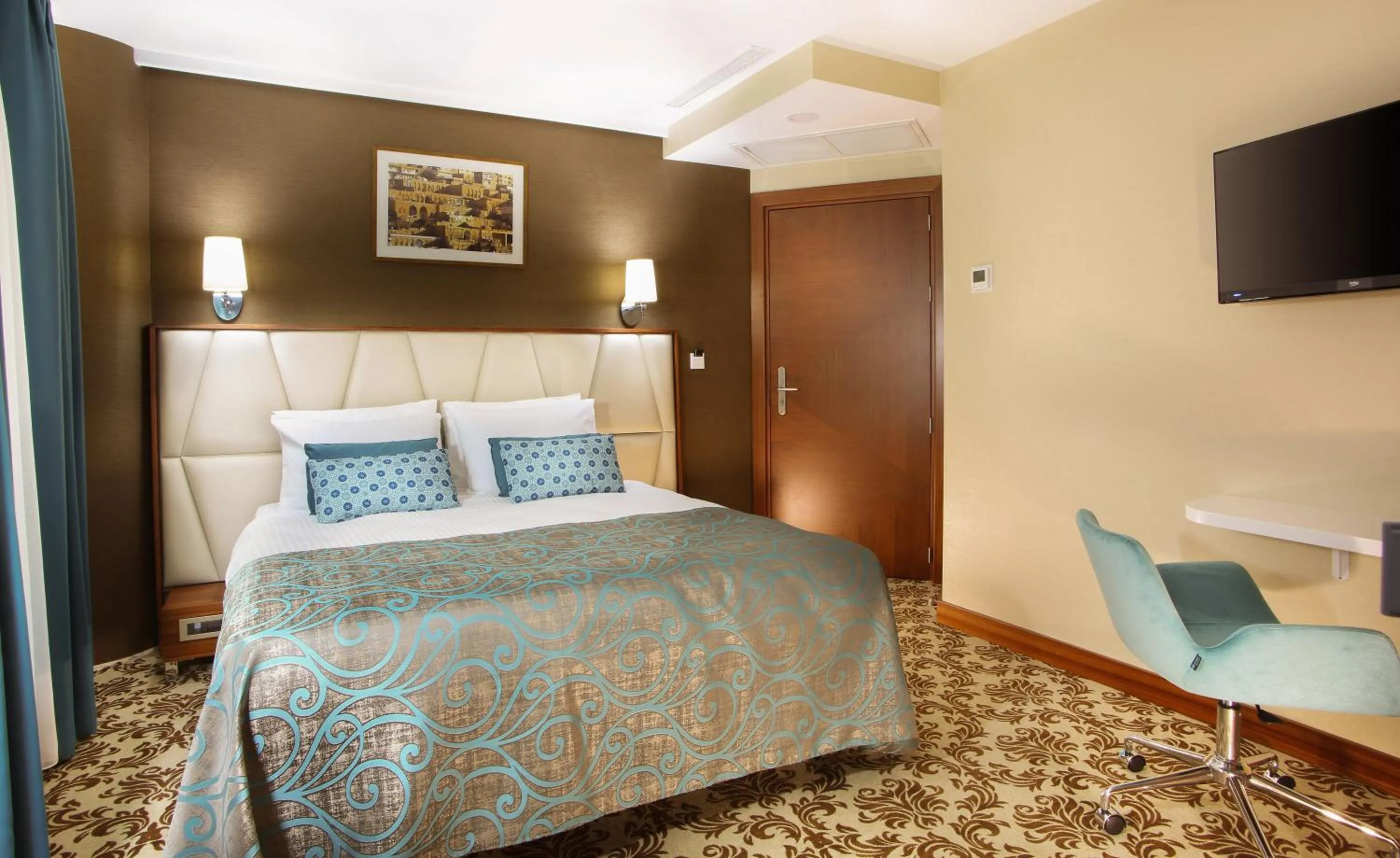 Shower in Mard-inn Hotel