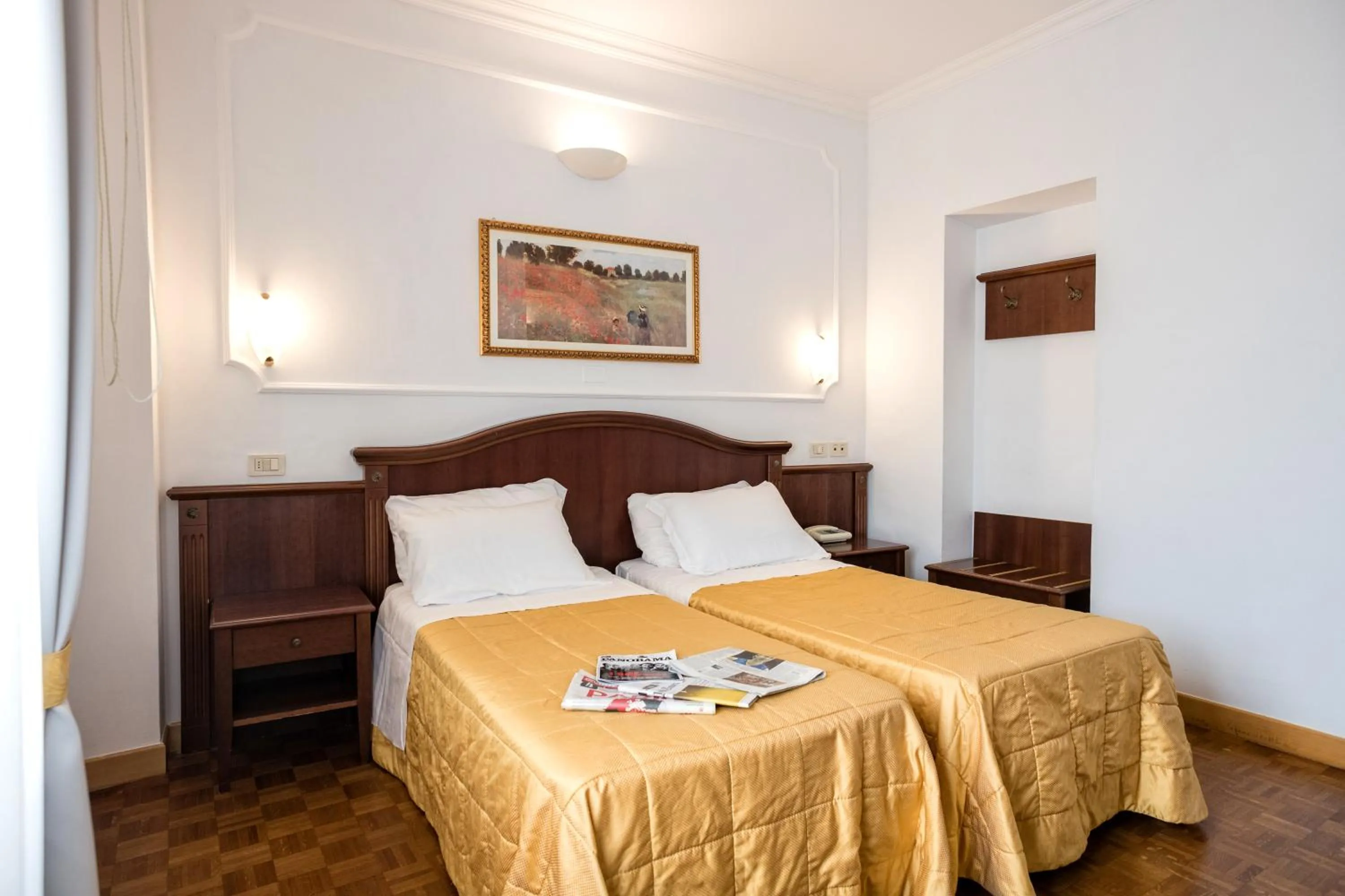 Photo of the whole room, Bed in Grand Hotel Italia