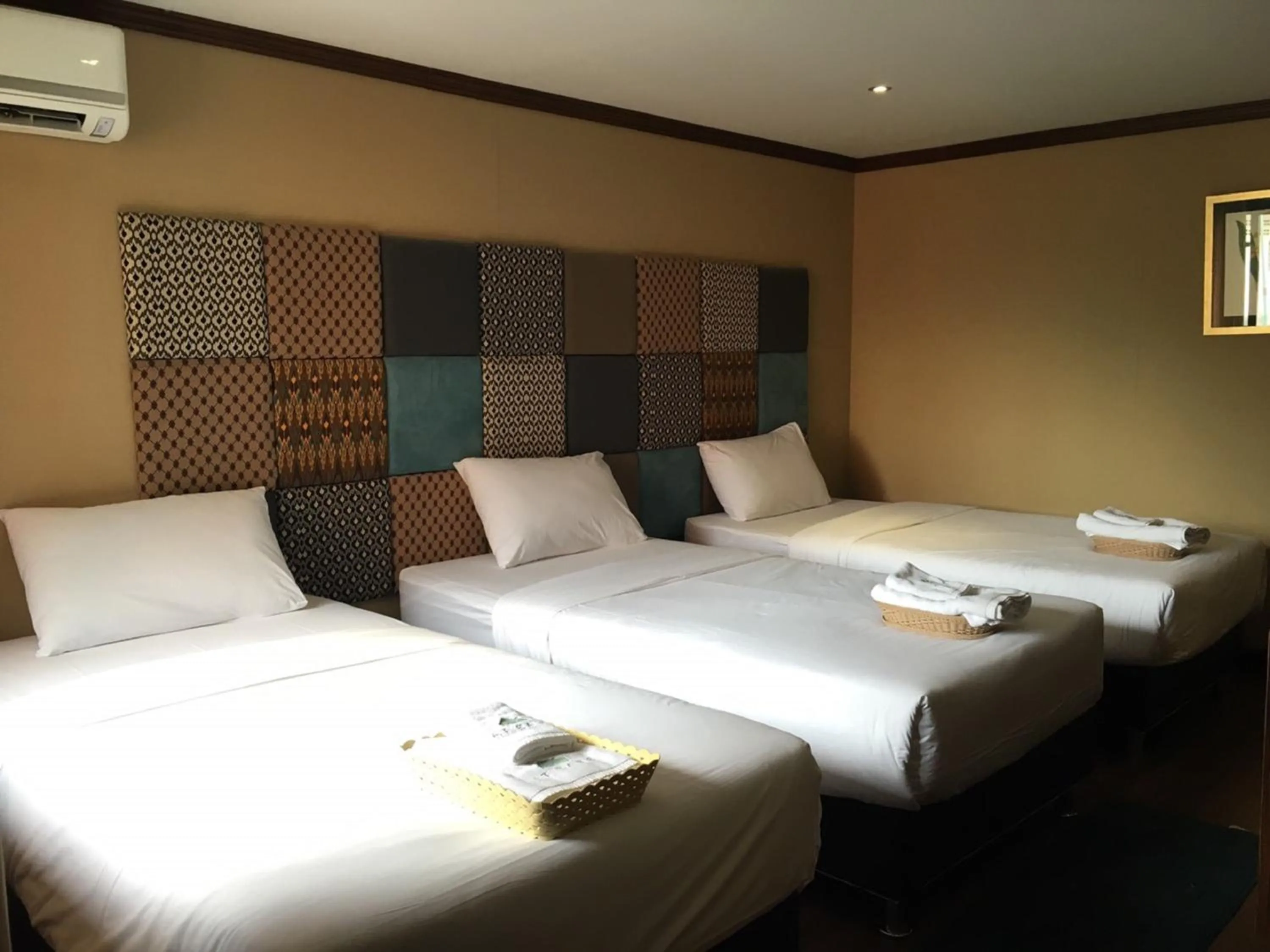 Bed in At Ease Bijou