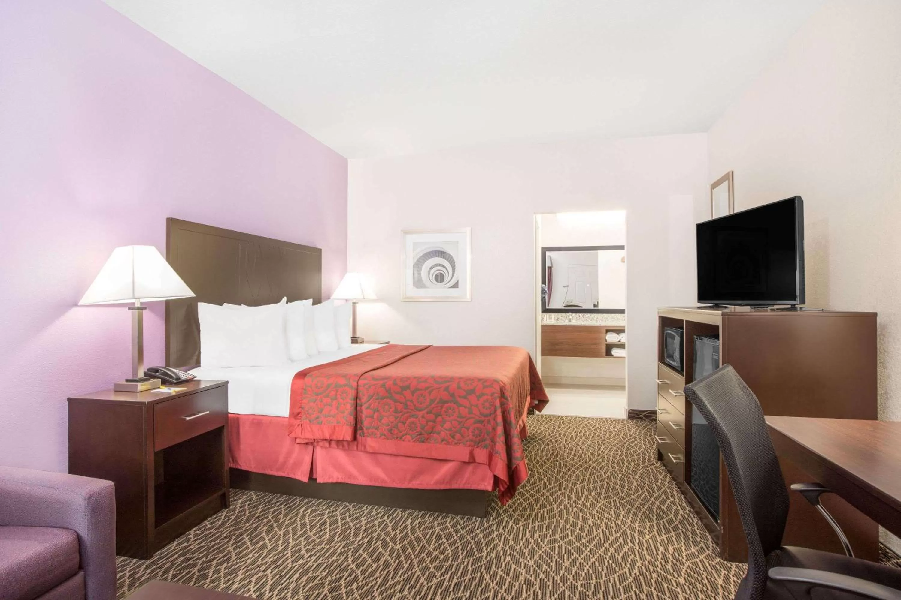 Photo of the whole room, Bed in Days Inn by Wyndham Bryan