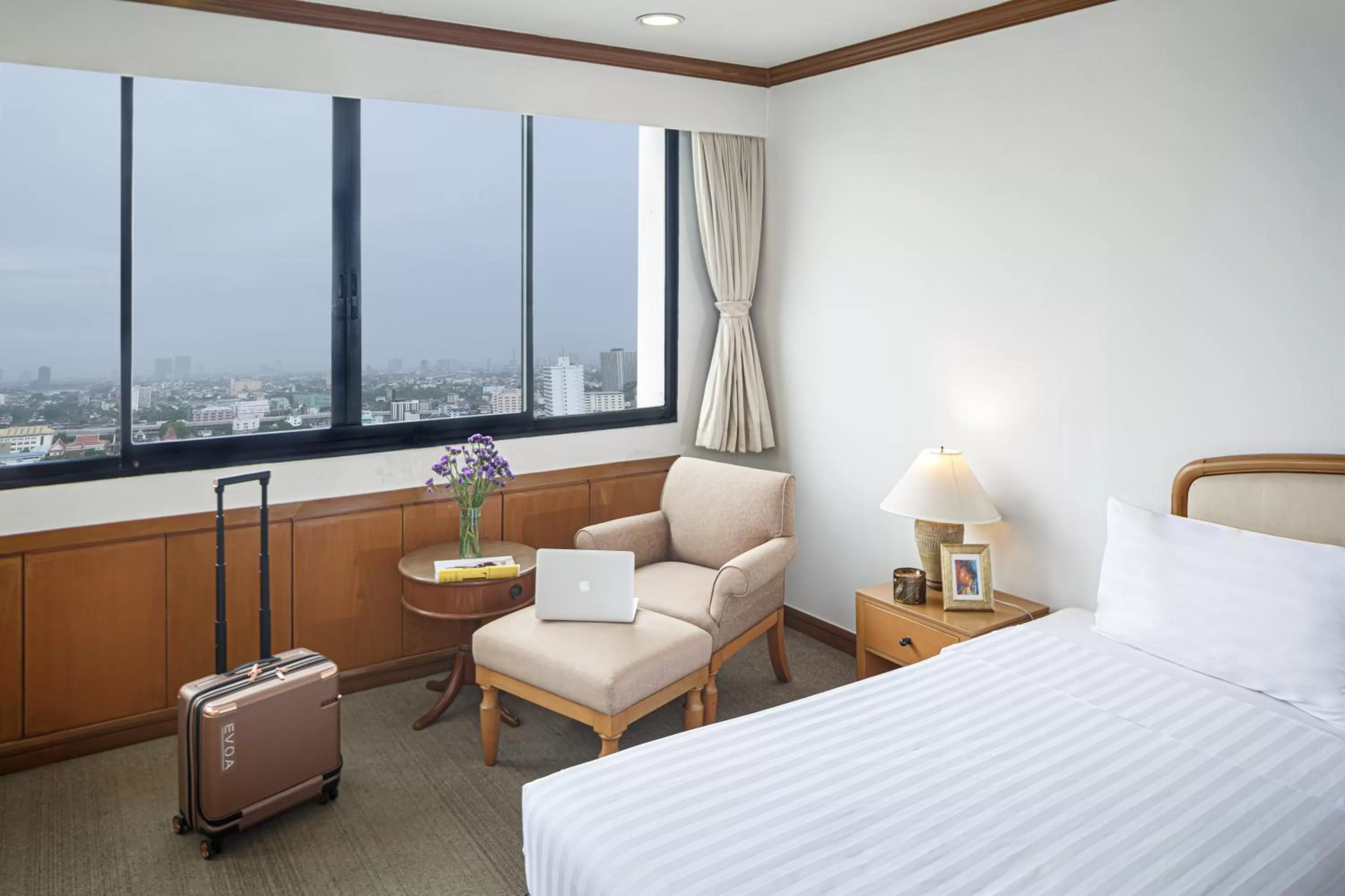 Bed in Riverine Place Hotel and Residence