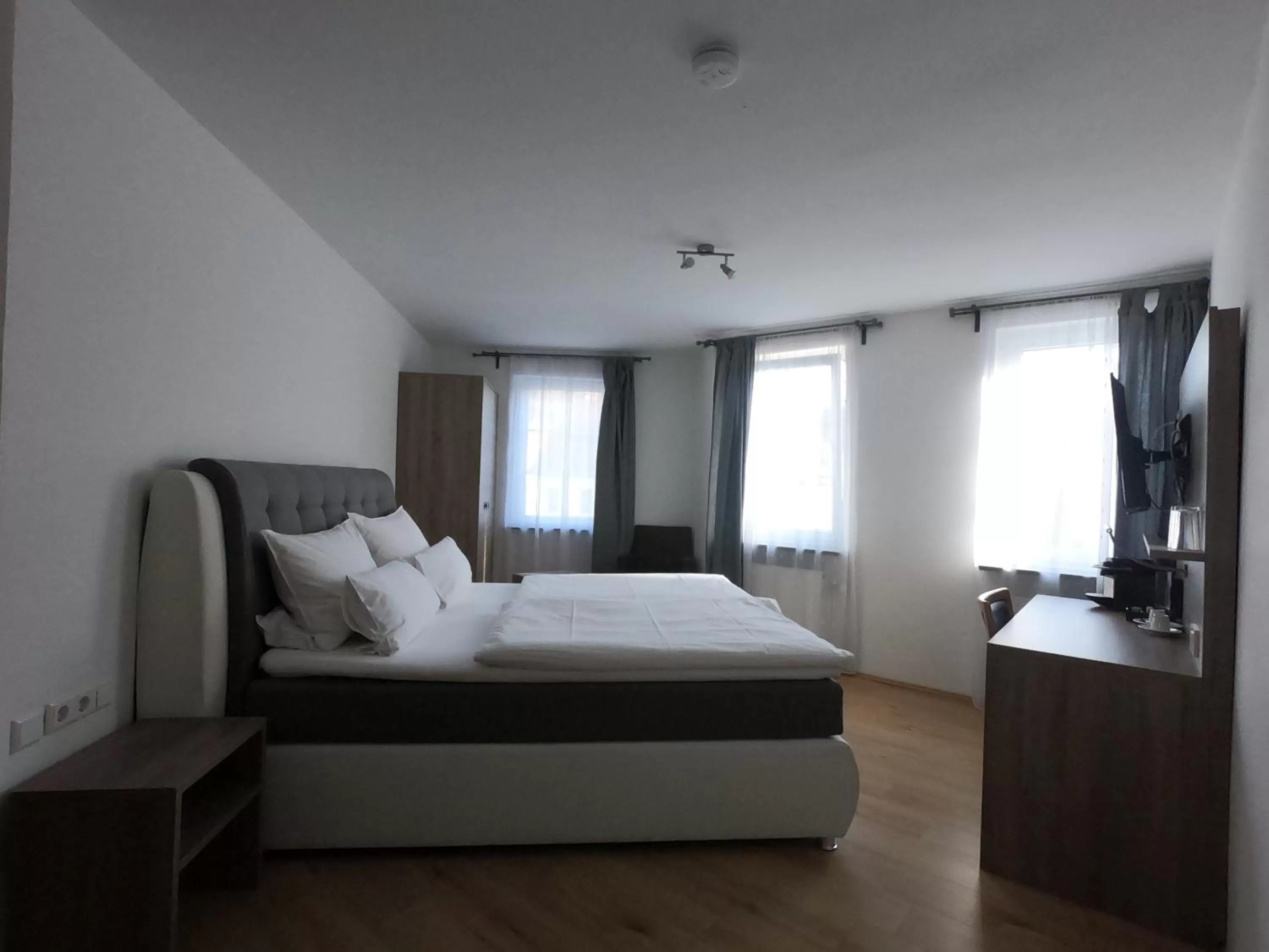 Photo of the whole room, Bed in Hotel Langhans