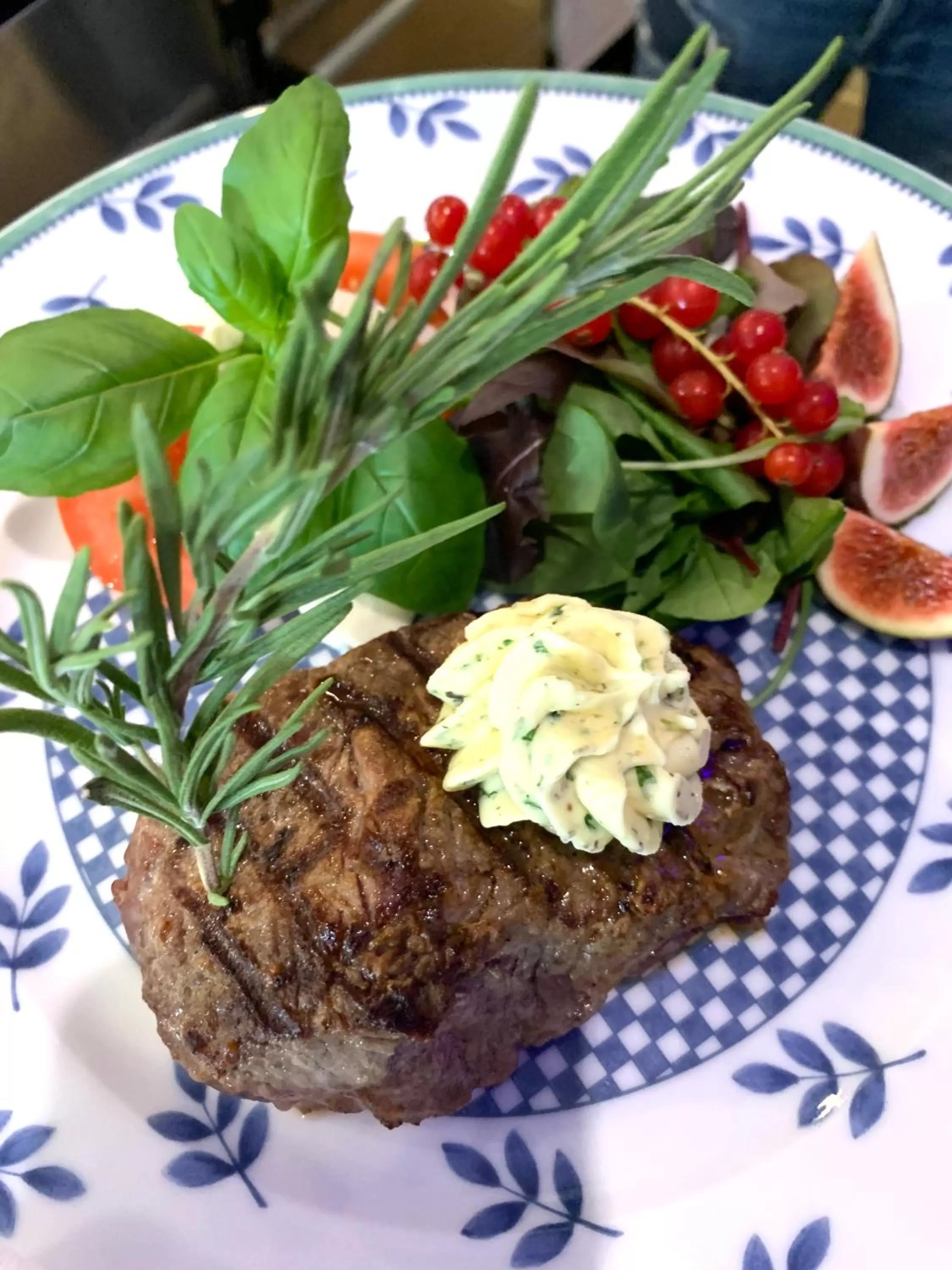 Food and drinks in Boutique Hotel Goldene Henne