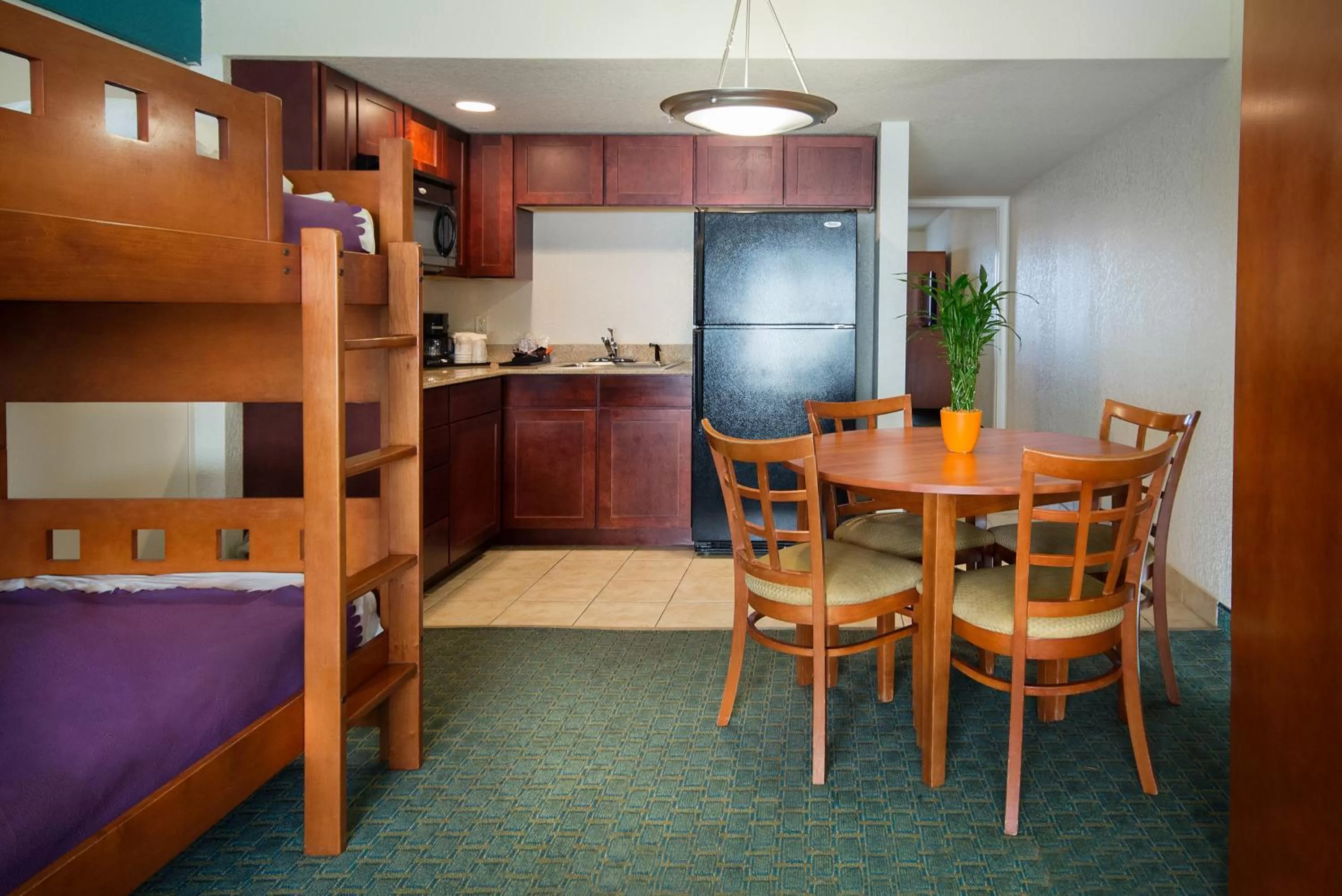 Kitchen or kitchenette in Ramada by Wyndham Flamingo Water Park