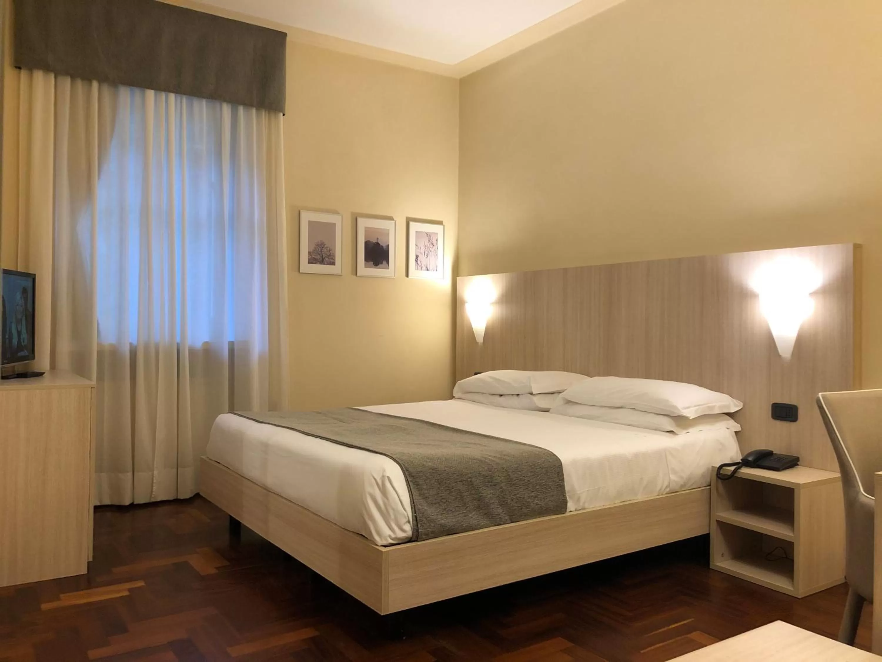 Photo of the whole room, Bed in Hotel Boutique Antiche Mura