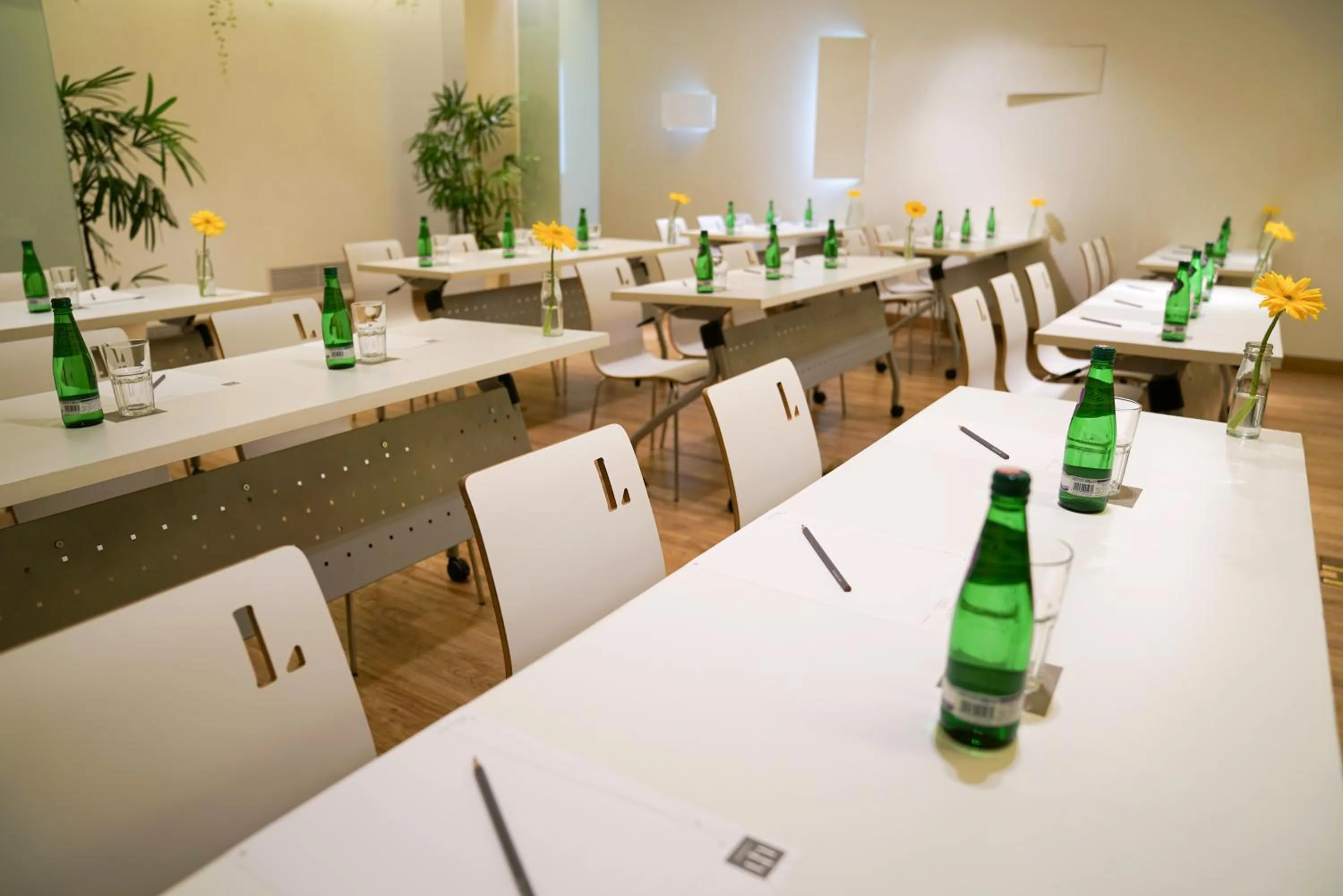 Business facilities in LiT BANGKOK Hotel