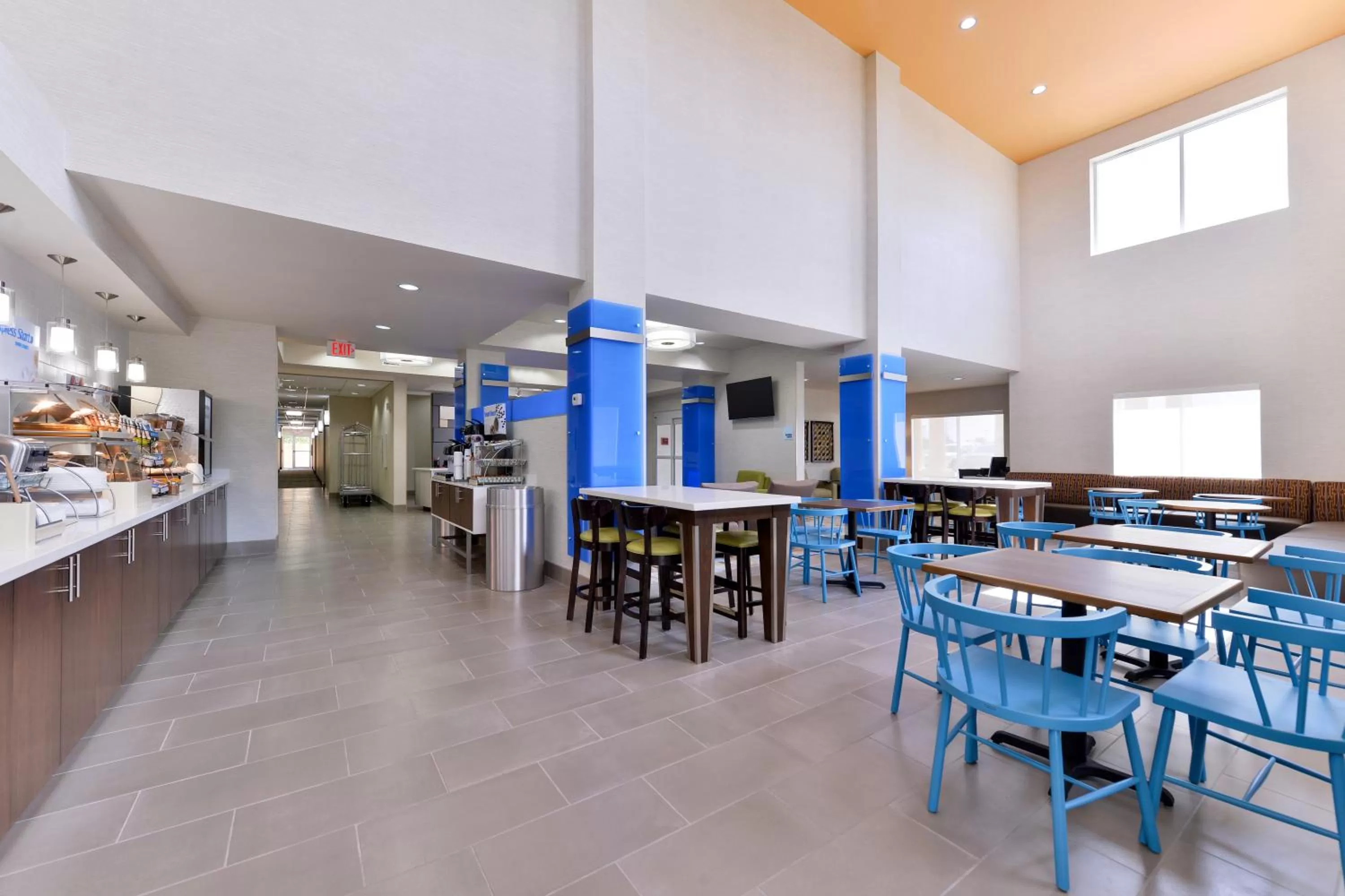 Restaurant/places to eat in Holiday Inn Express Tomball by IHG