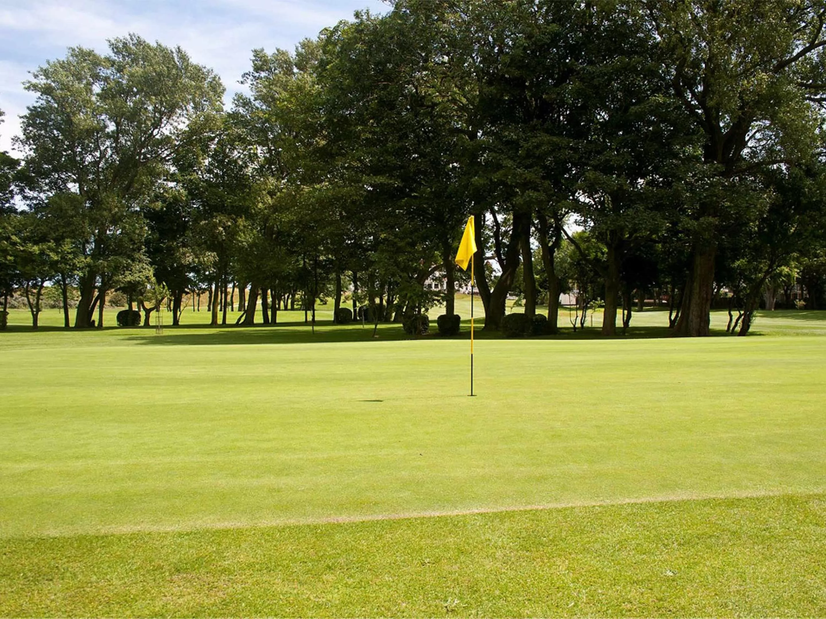 Golfcourse in North Shore Hotel