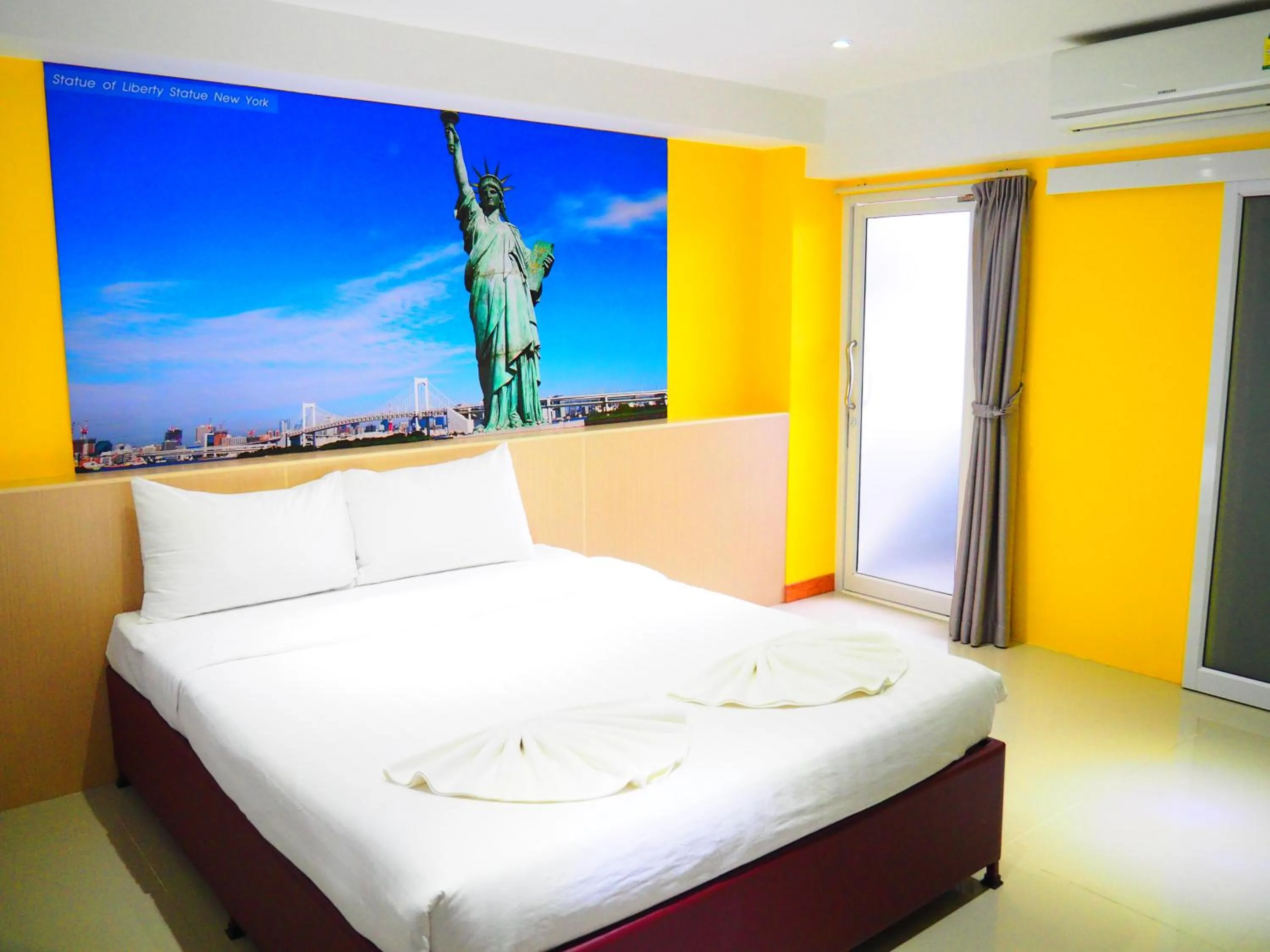 Bed in Blue Orchids Hotel