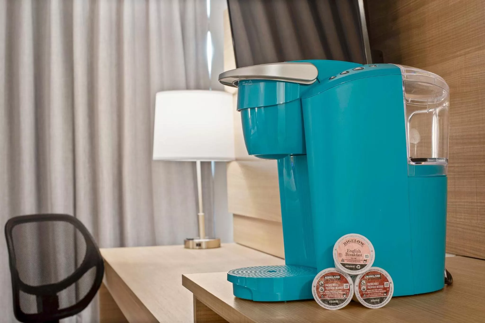 Coffee/tea facilities in Highliner Hotel