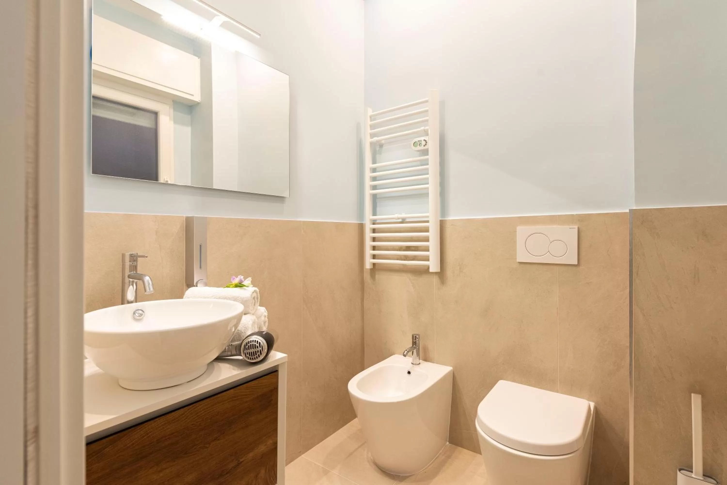 Bathroom in RomeCookSea Guest House