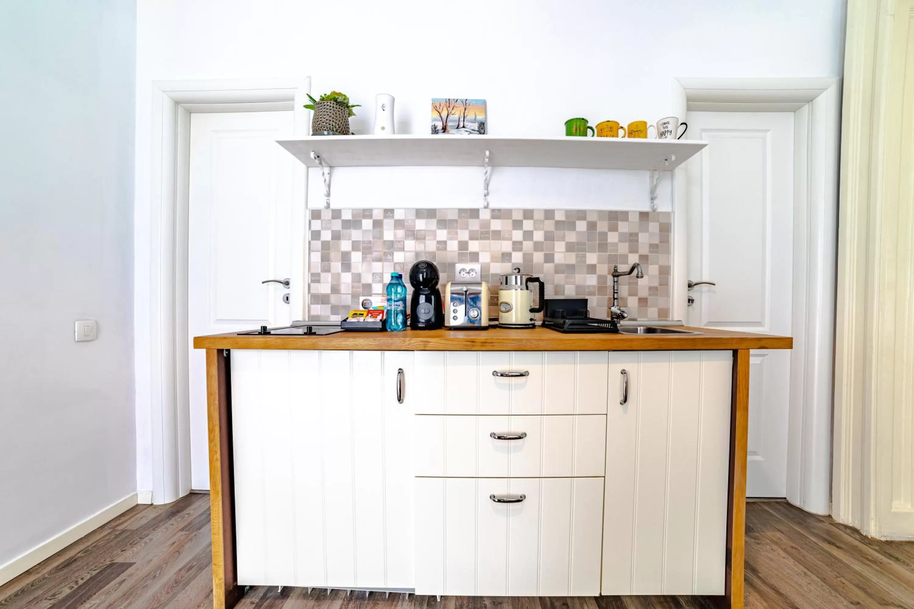 Kitchen or kitchenette in ALBERT RESIDENCE Brasov with complimentary parking and 10 percent Food and Drinks