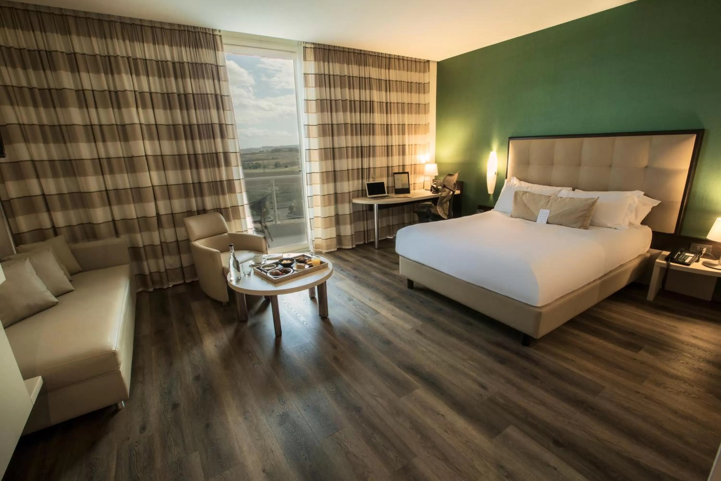 Bedroom, Bed in UNA HOTELS MH Matera