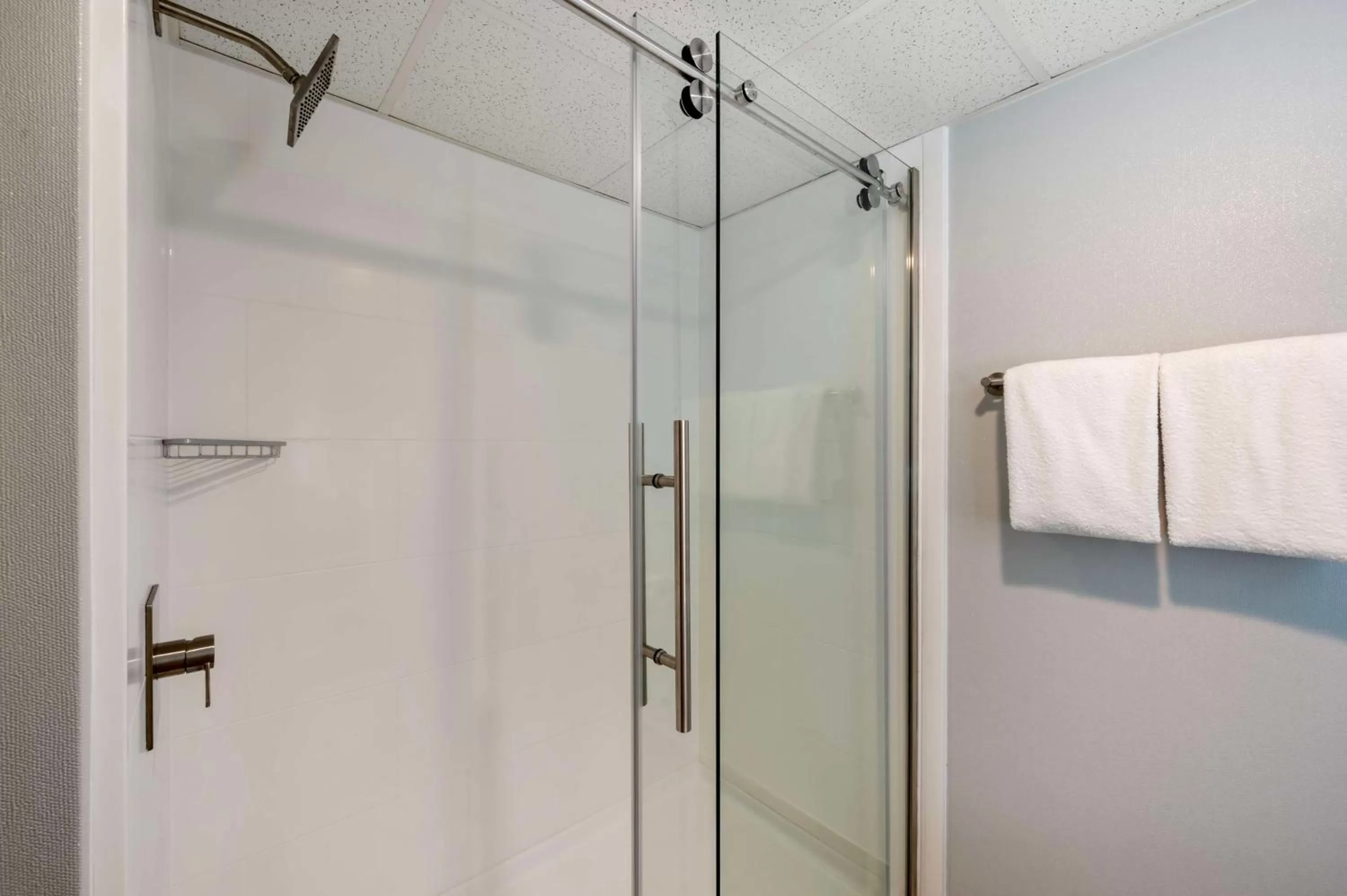 Bathroom in Best Western Plus Alexandria Fort Belvoir