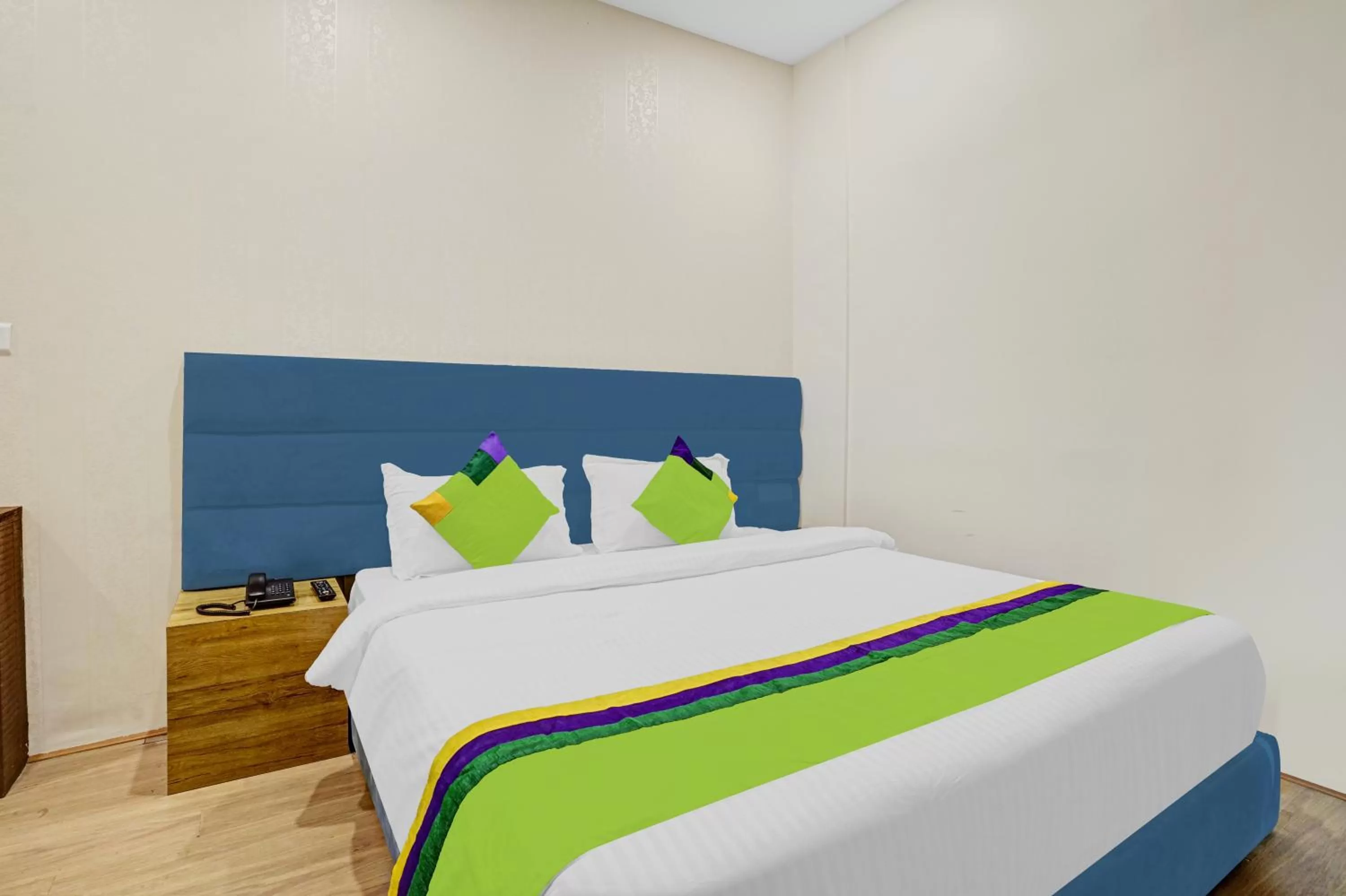 Bed in Treebo Trend Freedom Star, Vile Parle