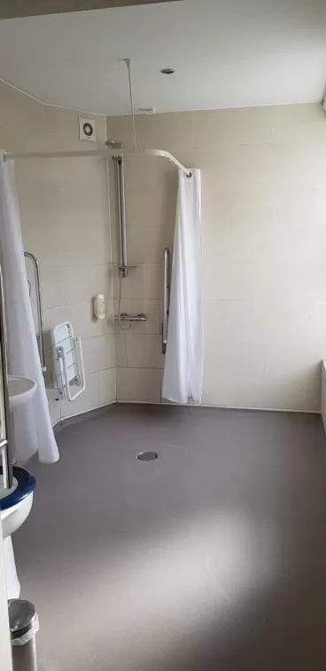 Bathroom in The Bath Arms Wetherspoon