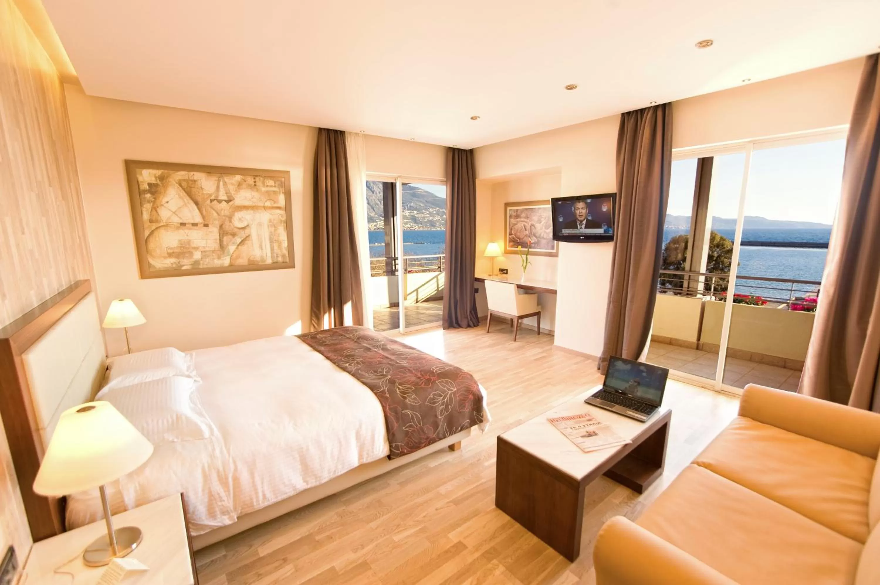 Photo of the whole room, Bed in Pharae Palace