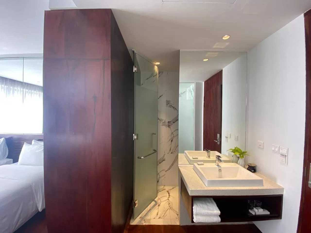 Toilet, Bed in UTEY Hotel