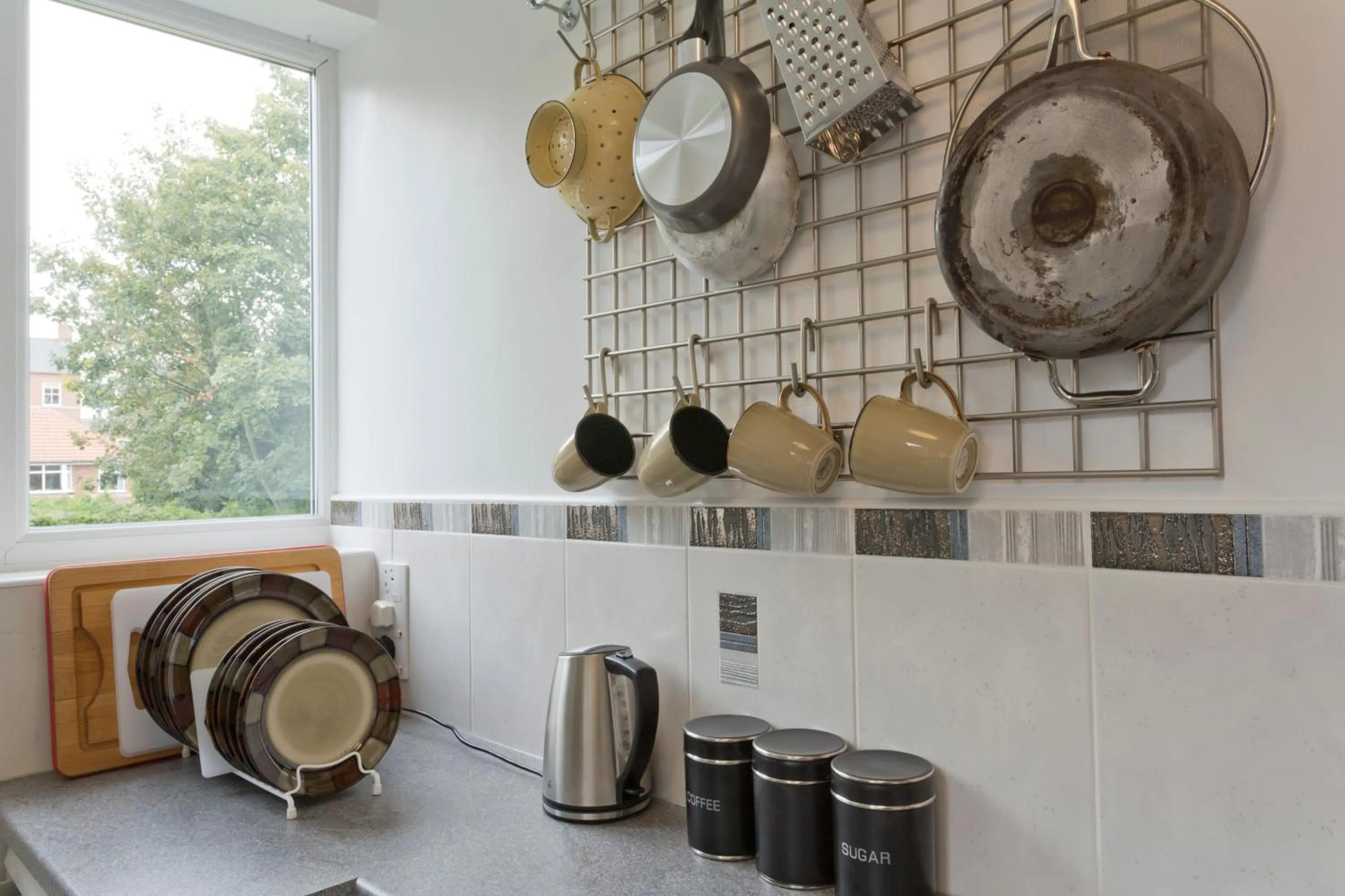 Kitchen or kitchenette in Poplar House Serviced Apartments