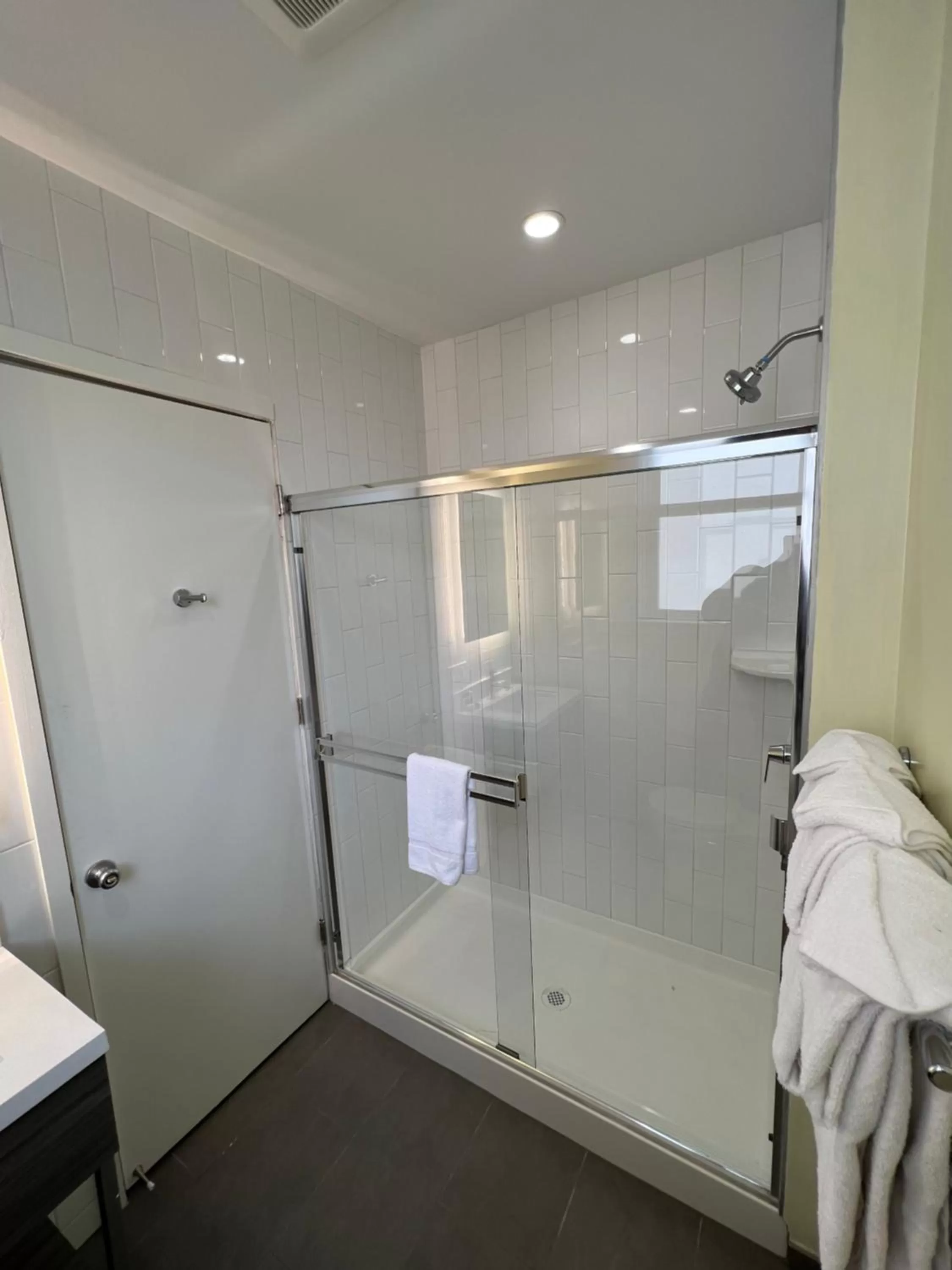 Bathroom in Super 8 by Wyndham San Francisco/Union Square Area