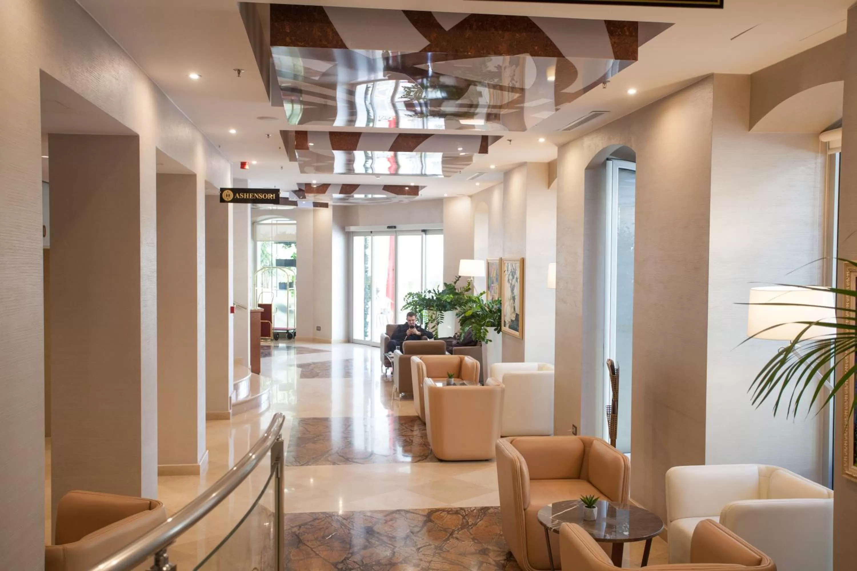 Lobby or reception in Hotel Colosseo Tirana