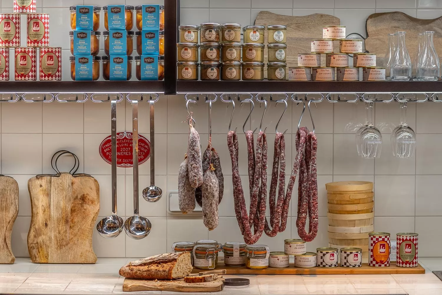 Restaurant/places to eat in Chouchou Hotel