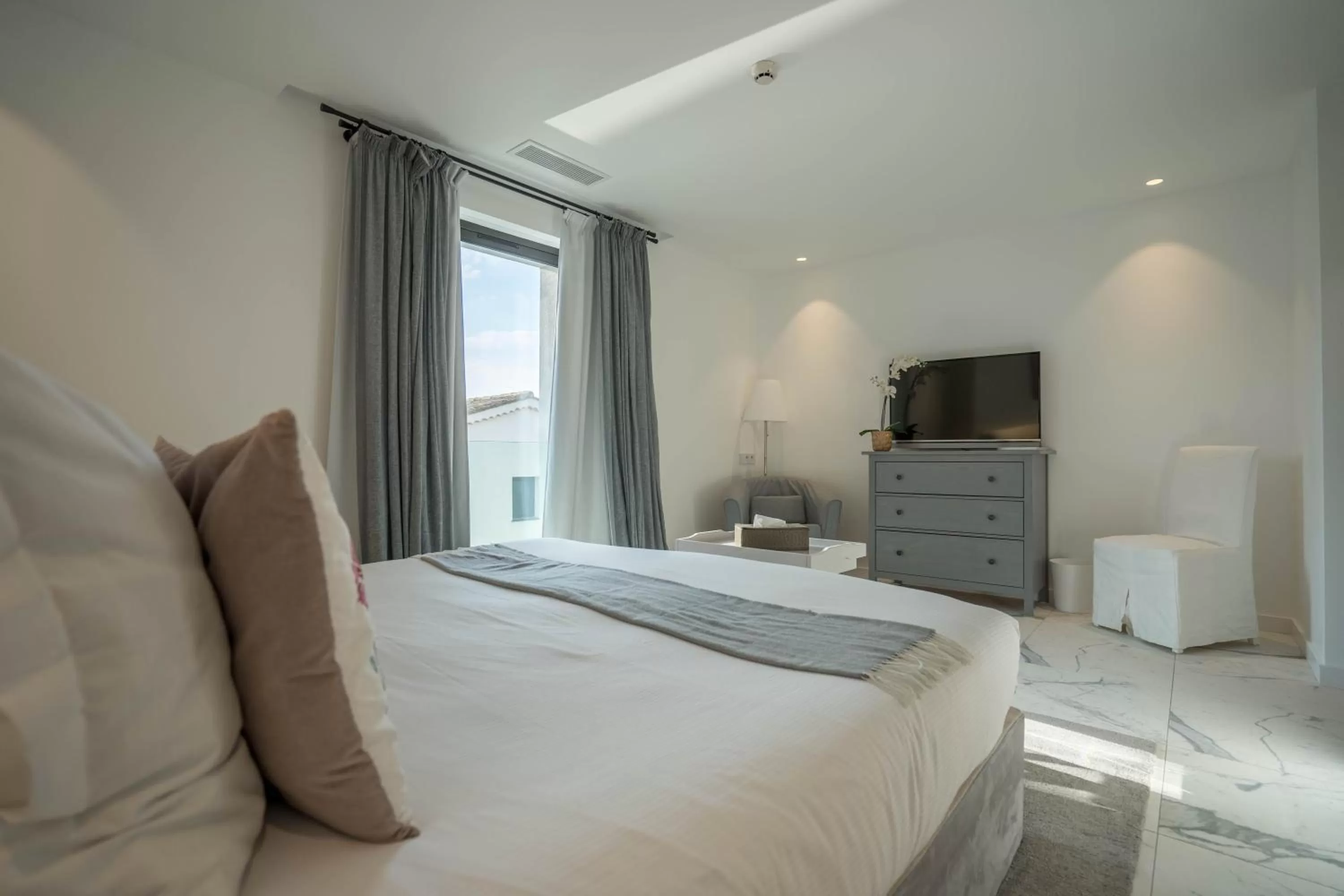 Bed in Hotel le Mandala