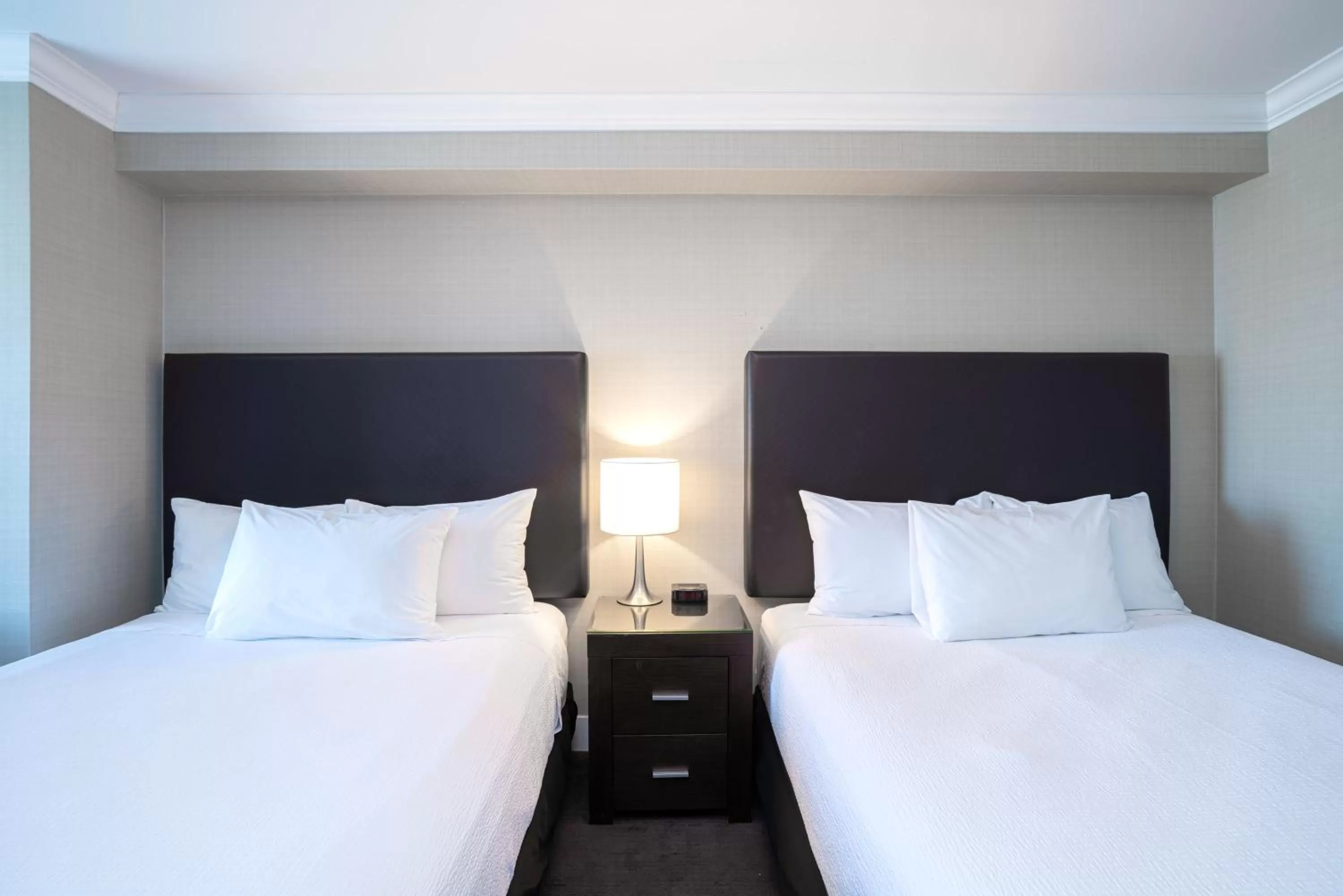 Photo of the whole room, Bed in Sandman Hotel Oakville