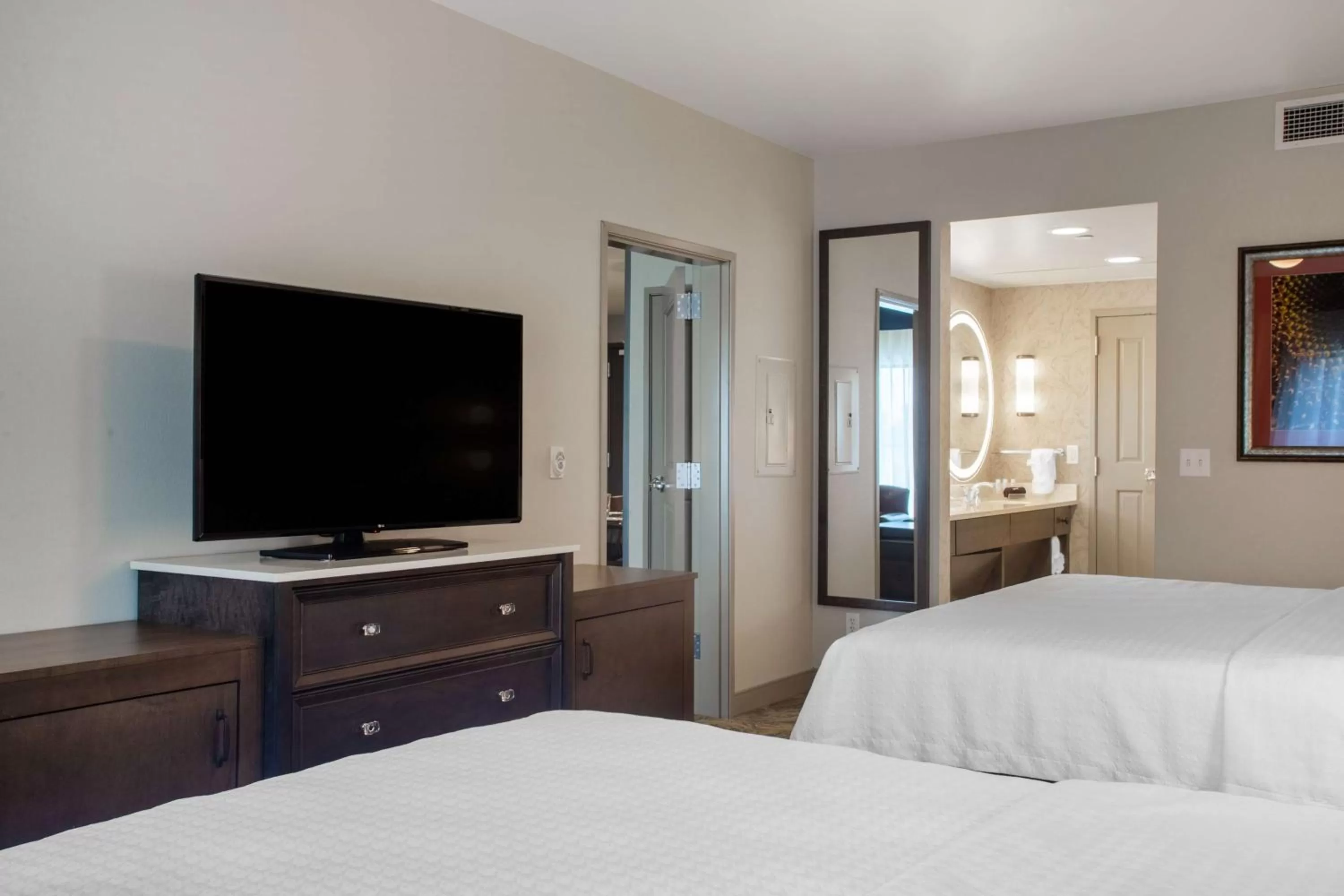 Bed in Homewood Suites By Hilton Salina/Downtown, Ks