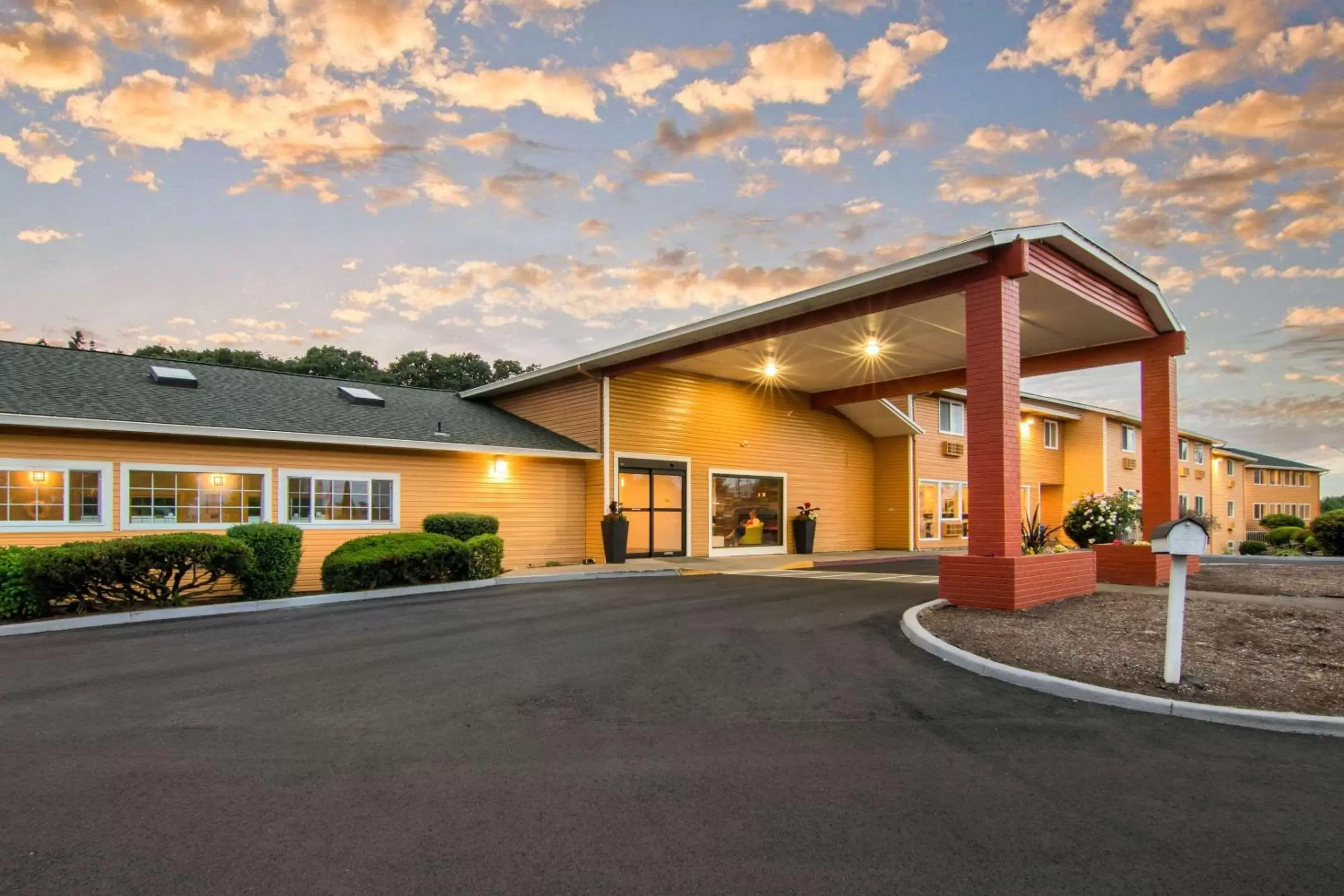 Quality Inn & Suites Albany Corvallis Quality Inn & Suites Albany Corvallis