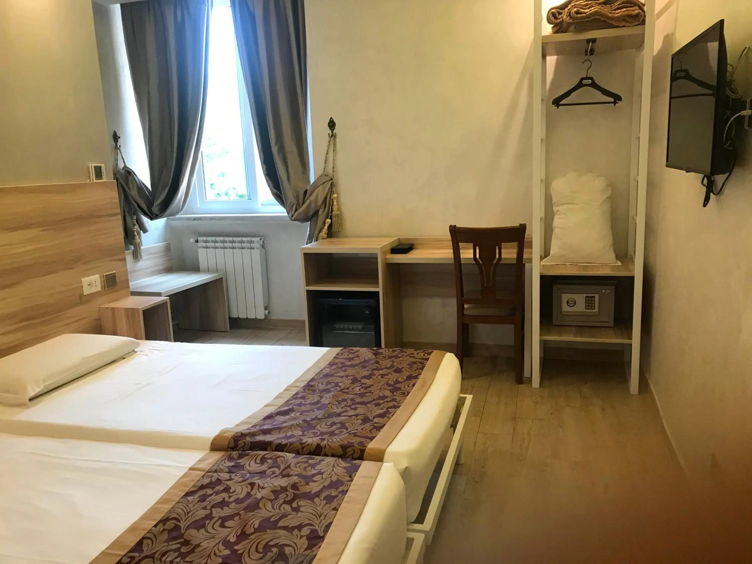 Double Room in Rome Love Hotel