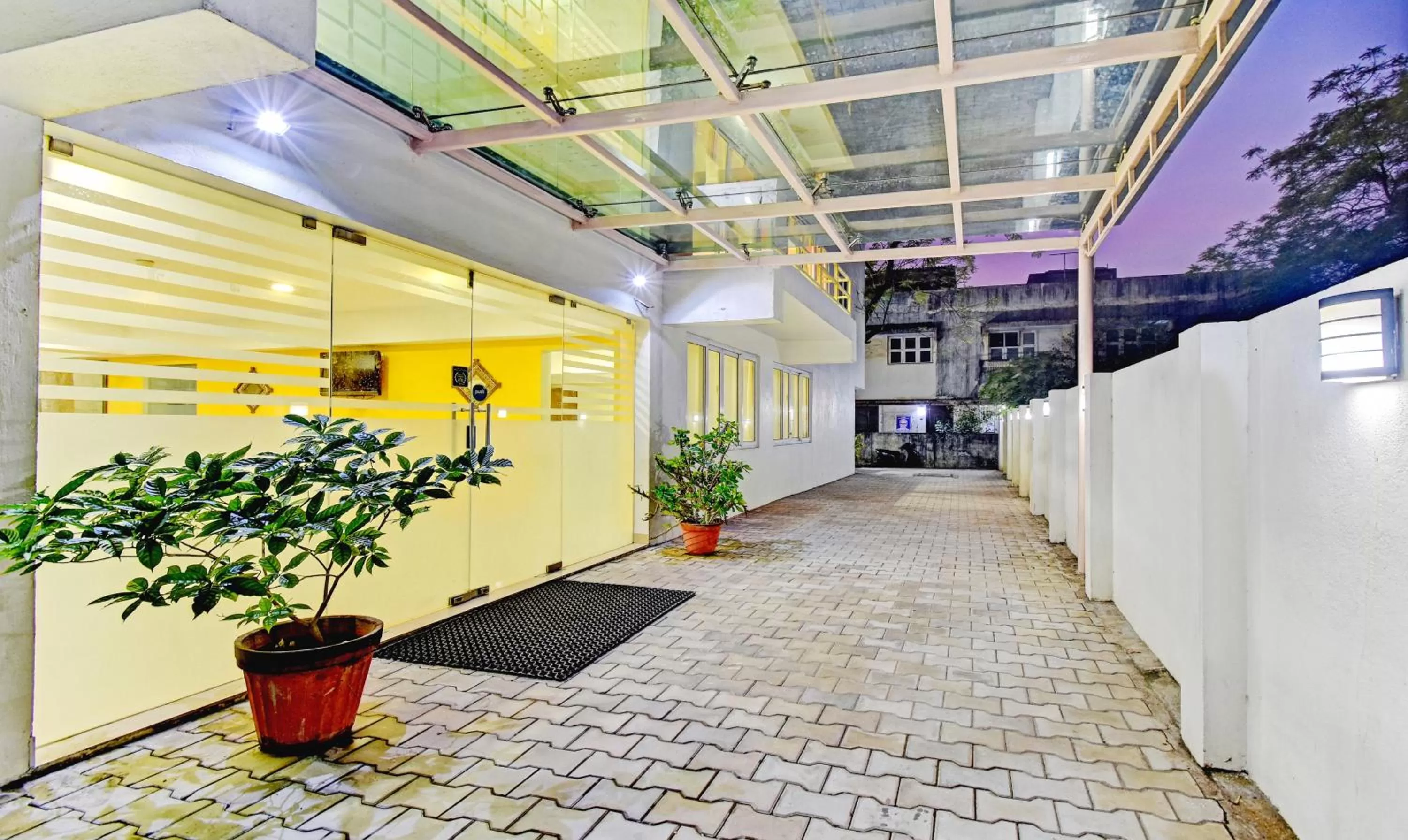 Facade/entrance in Treebo Vapr Guindy Ekkatuthangal