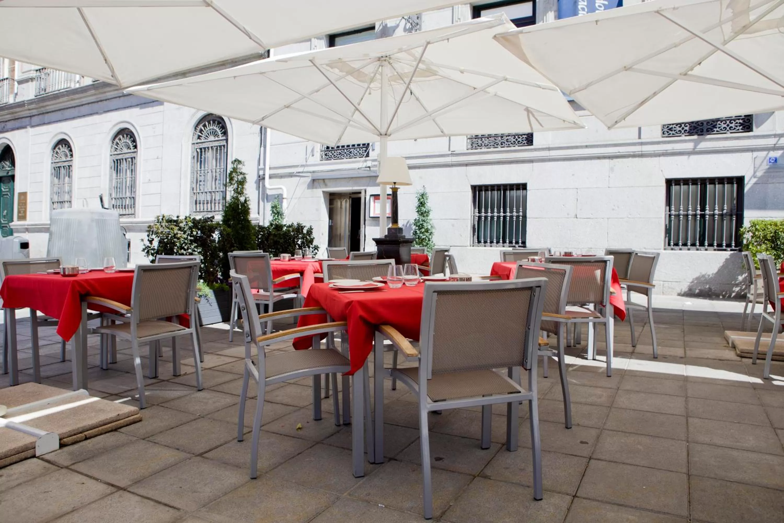 Restaurant/places to eat in Intelier Palacio San Martin