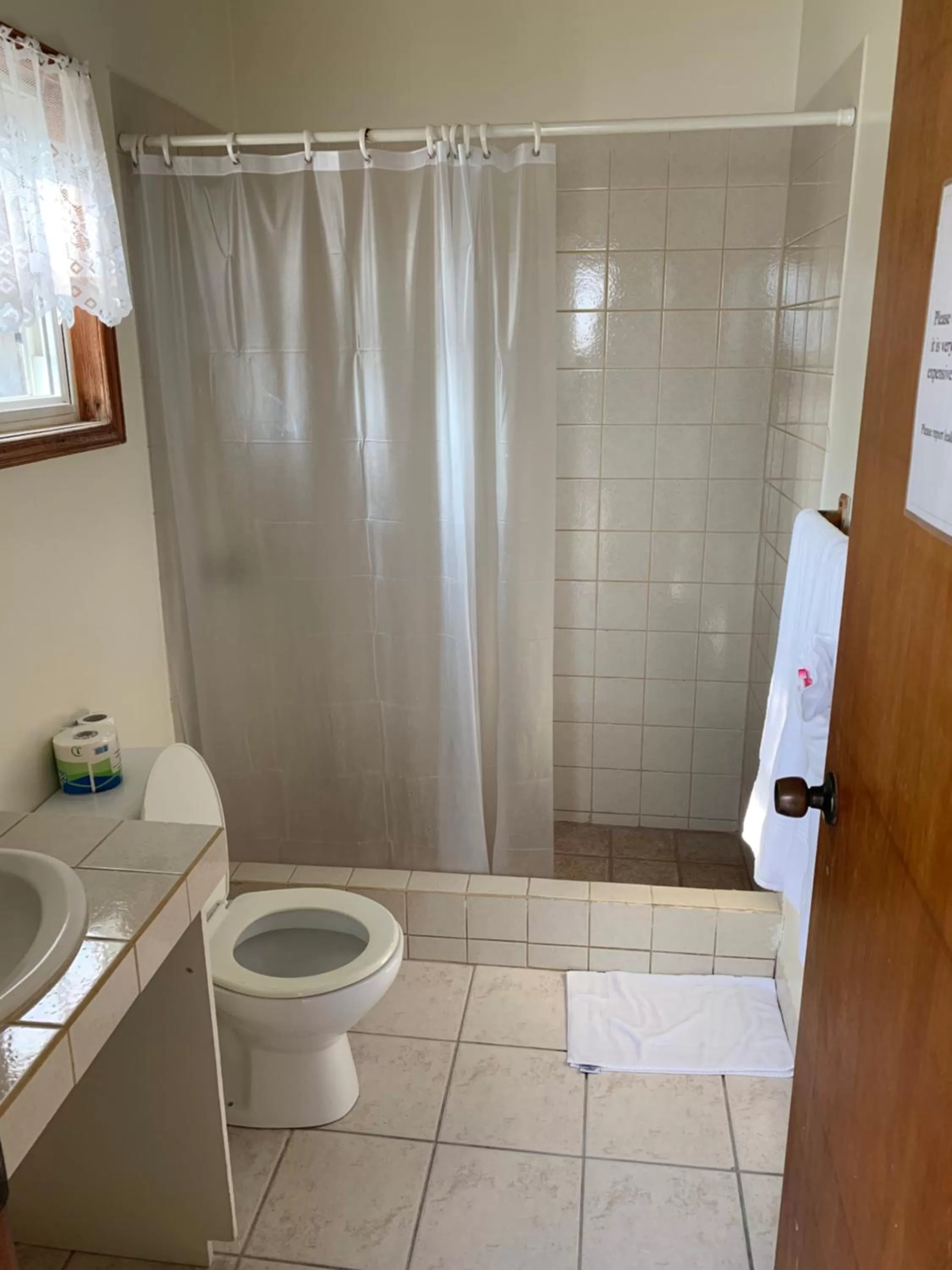 Bathroom in Blue Wave Guest House