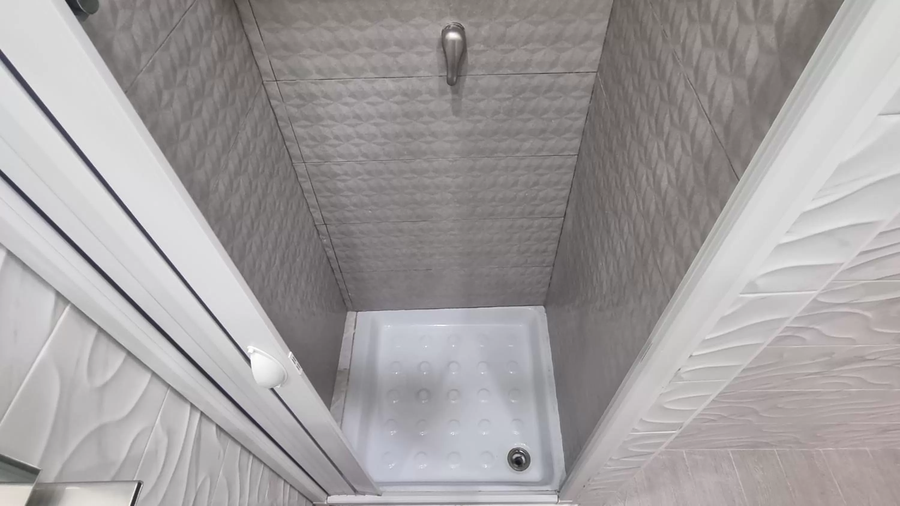 Shower, Bathroom in Archivio Storico Napoli Centro