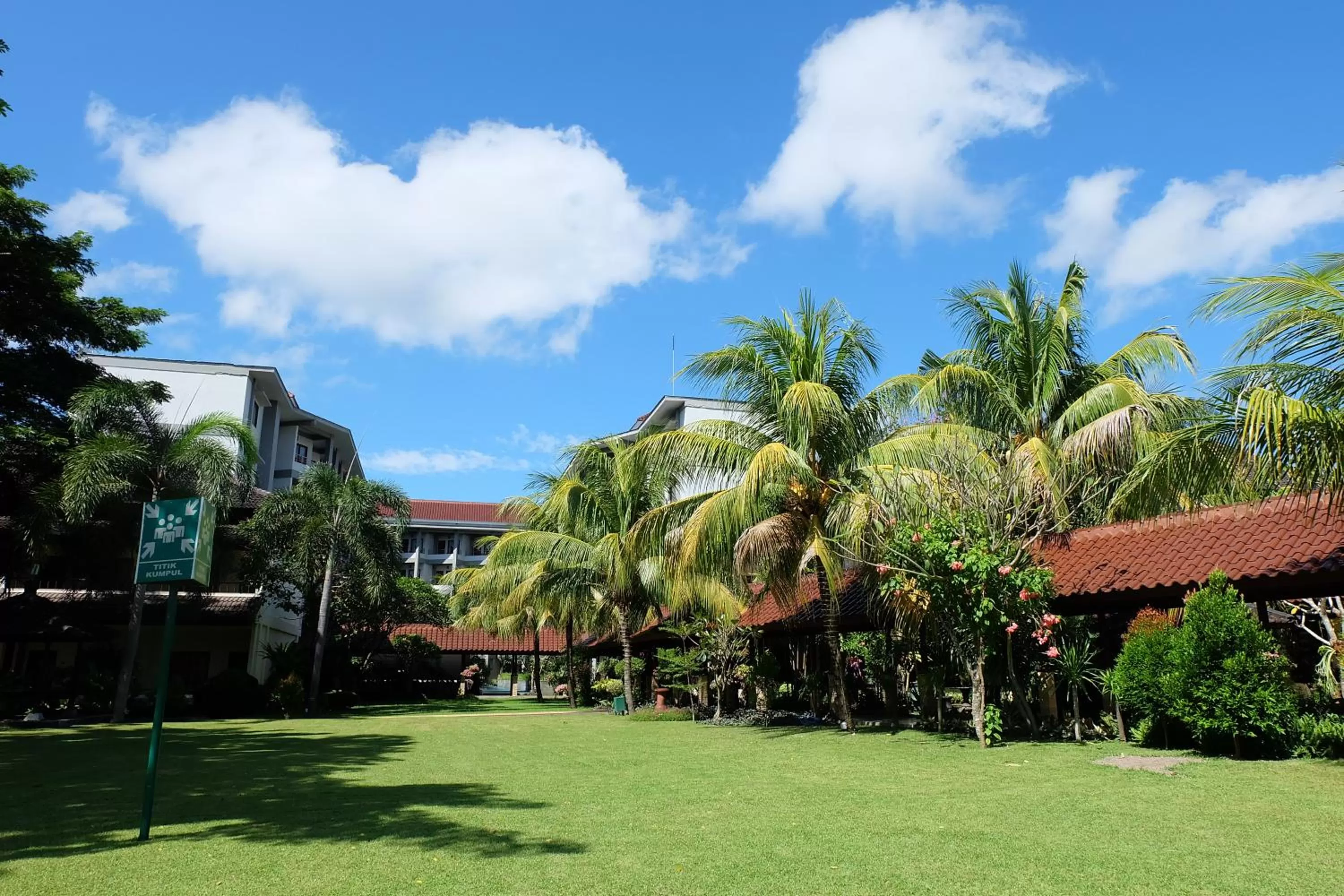 Garden view in Lombok Garden Hotel