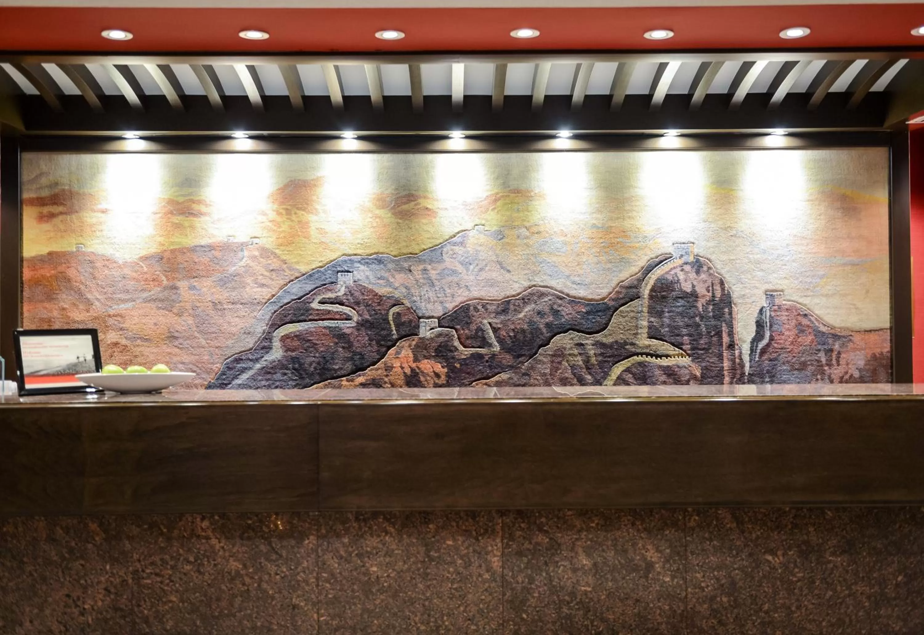 Property building in Holiday Inn Montreal Centre Ville Downtown by IHG